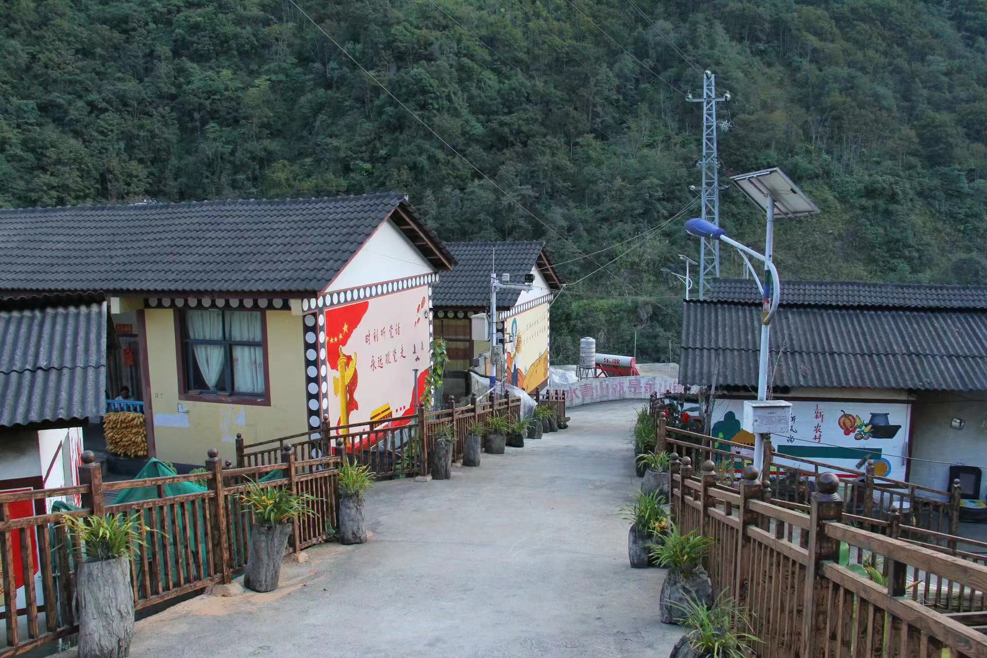 网格治疆看怒江 | 马西当村：“网格＋党建”助力乡村提颜值