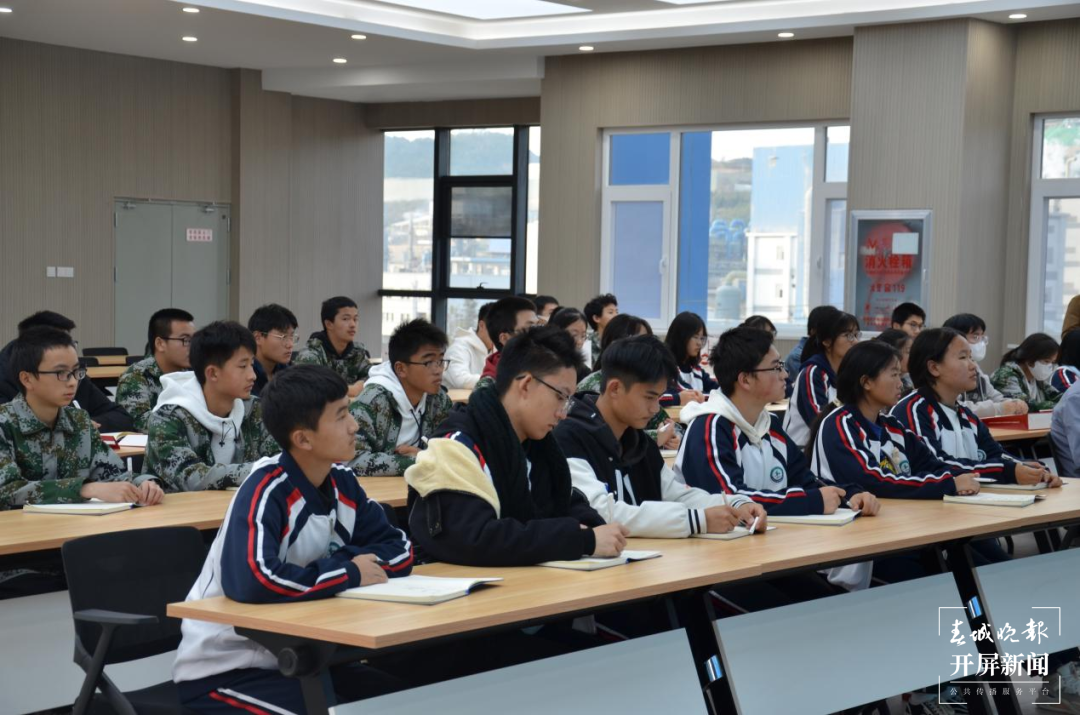 昆一中晋宁学校开展“走进企业”访学活动