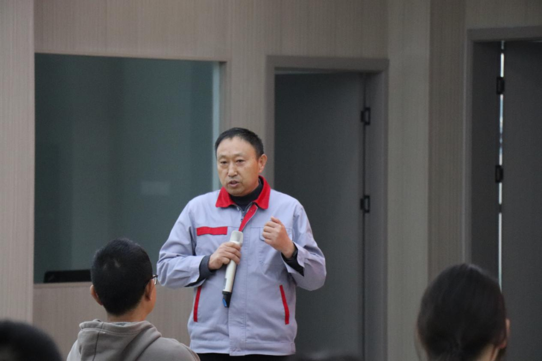 昆一中晋宁学校开展“走进企业”访学活动