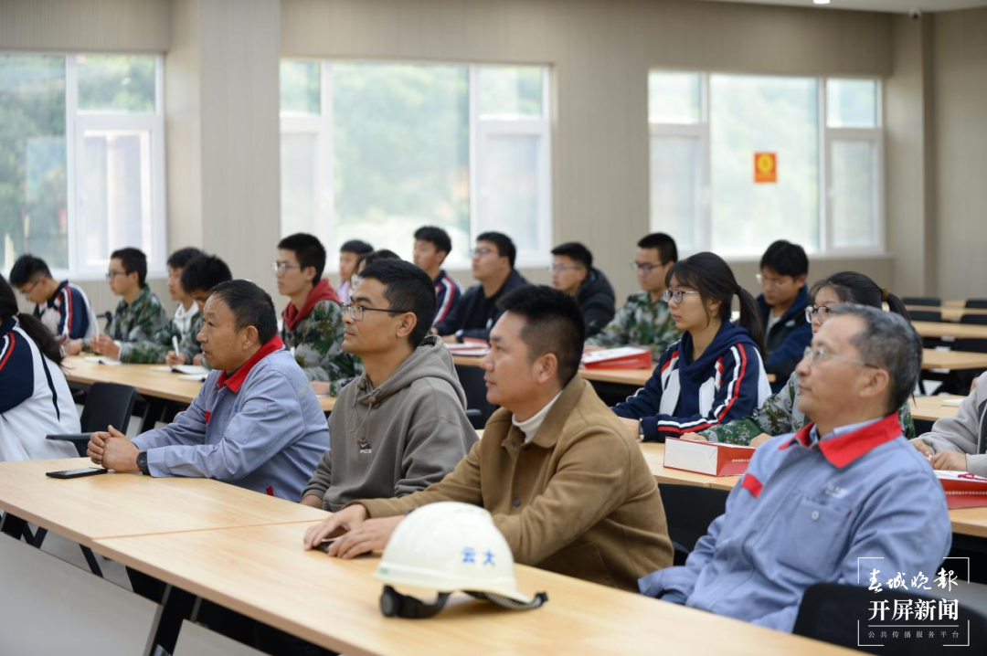 昆一中晋宁学校开展“走进企业”访学活动