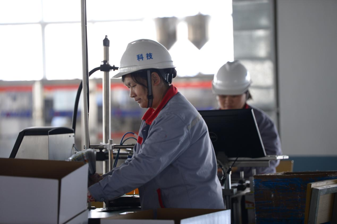 昆一中晋宁学校开展“走进企业”访学活动