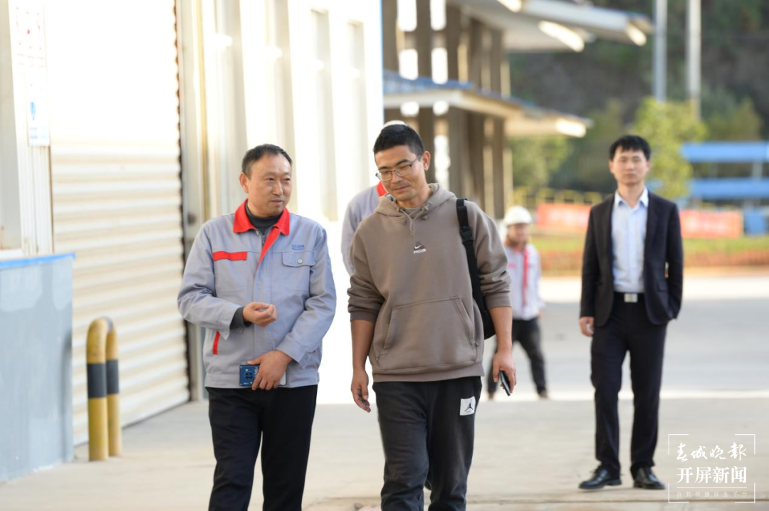 昆一中晋宁学校开展“走进企业”访学活动