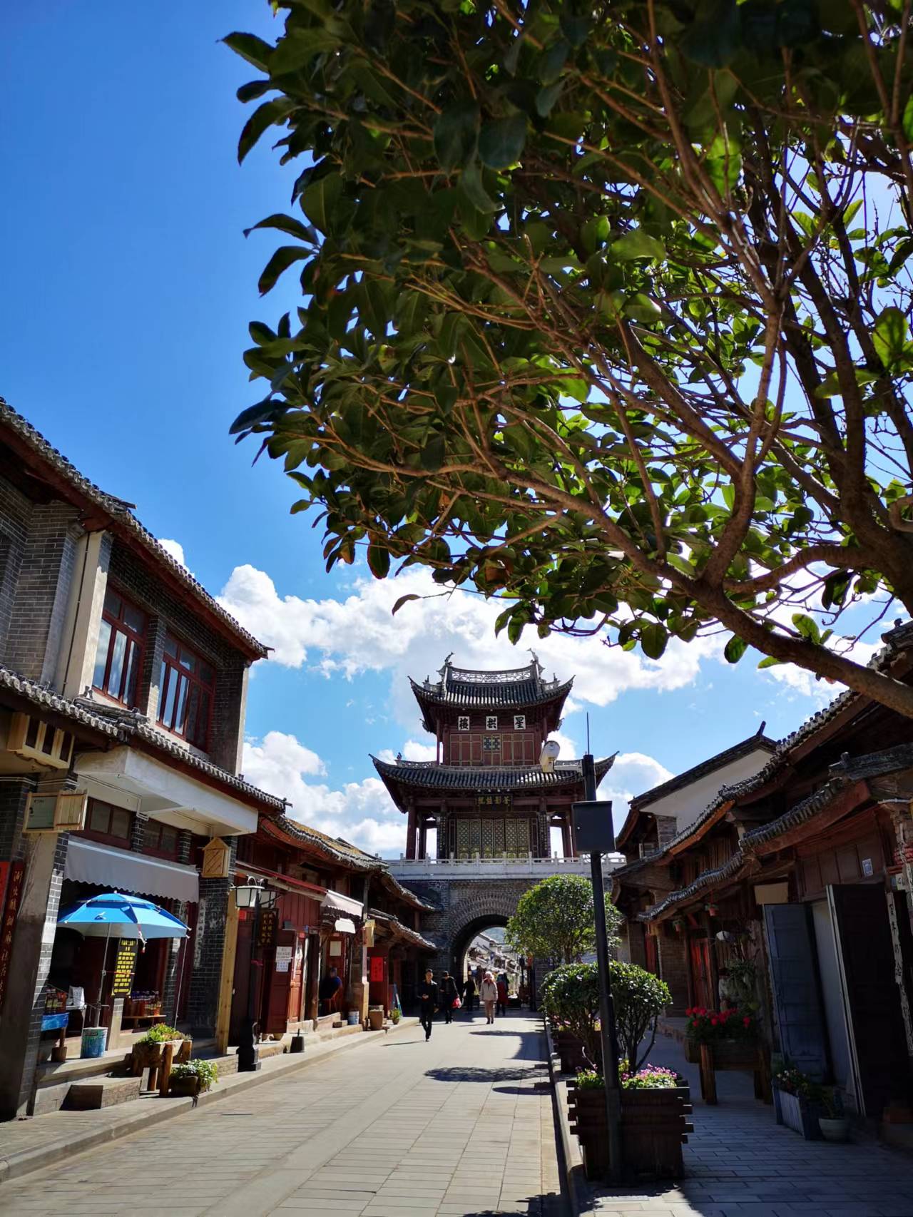 大理美好生活季|流淌在千年时空之外的古城巍山