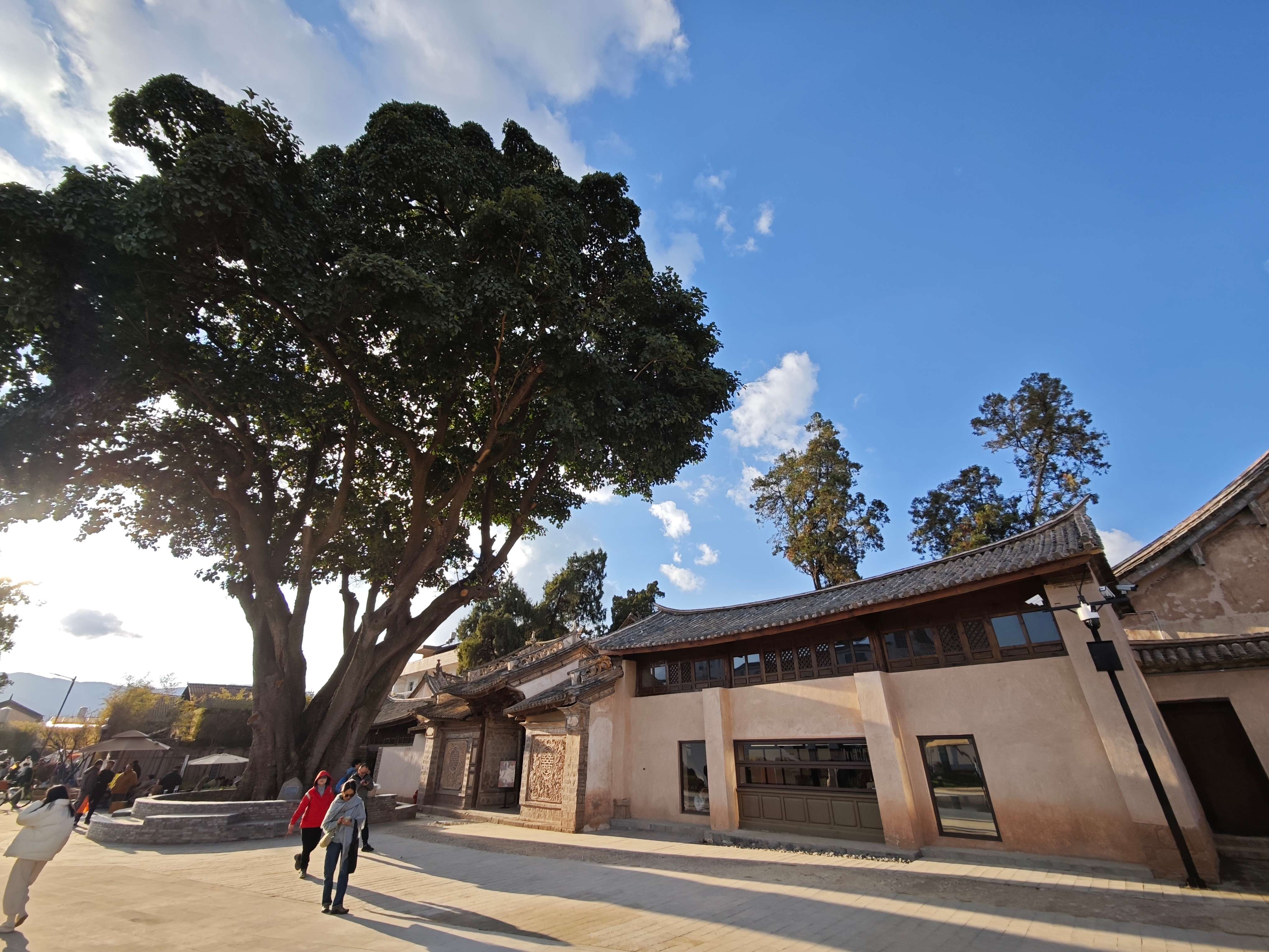 大理美好生活季|流淌在千年时空之外的古城巍山