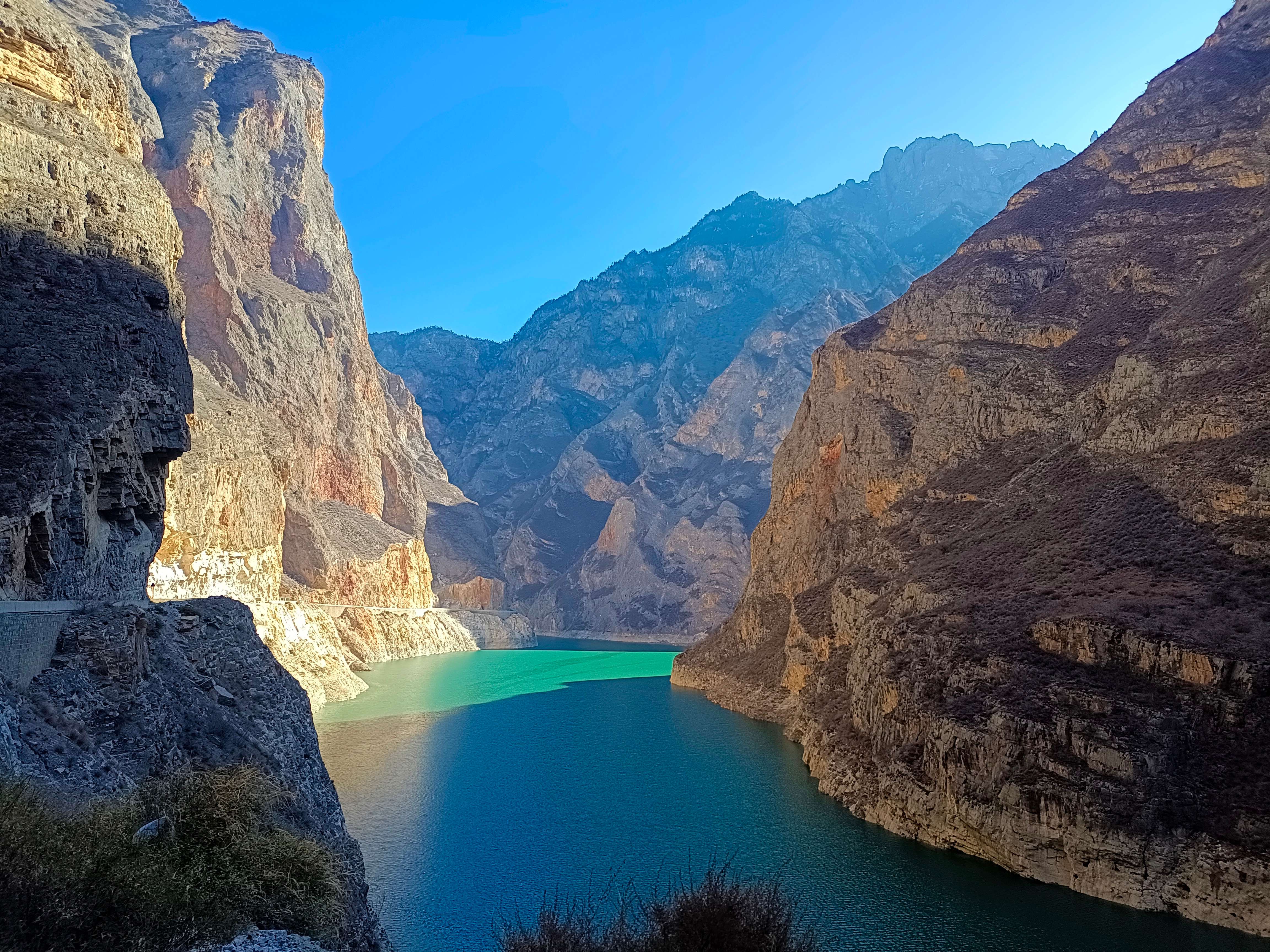 富裕美丽之城 和谐香格里拉｜“变废为宝”，香格里拉市东旺乡拓宽致富路