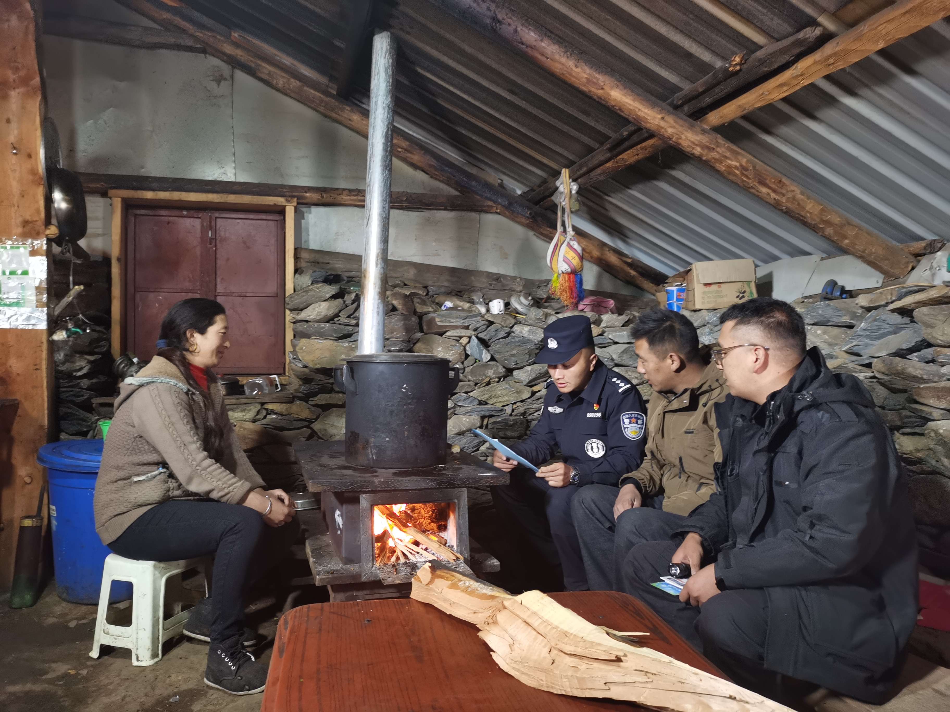 富裕美丽之城 和谐香格里拉 | 海拔4500余米——把警务室带到云端