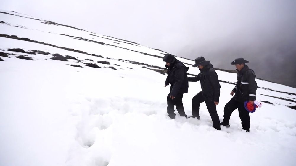 富裕美丽之城 和谐香格里拉 | 海拔4500余米——把警务室带到云端