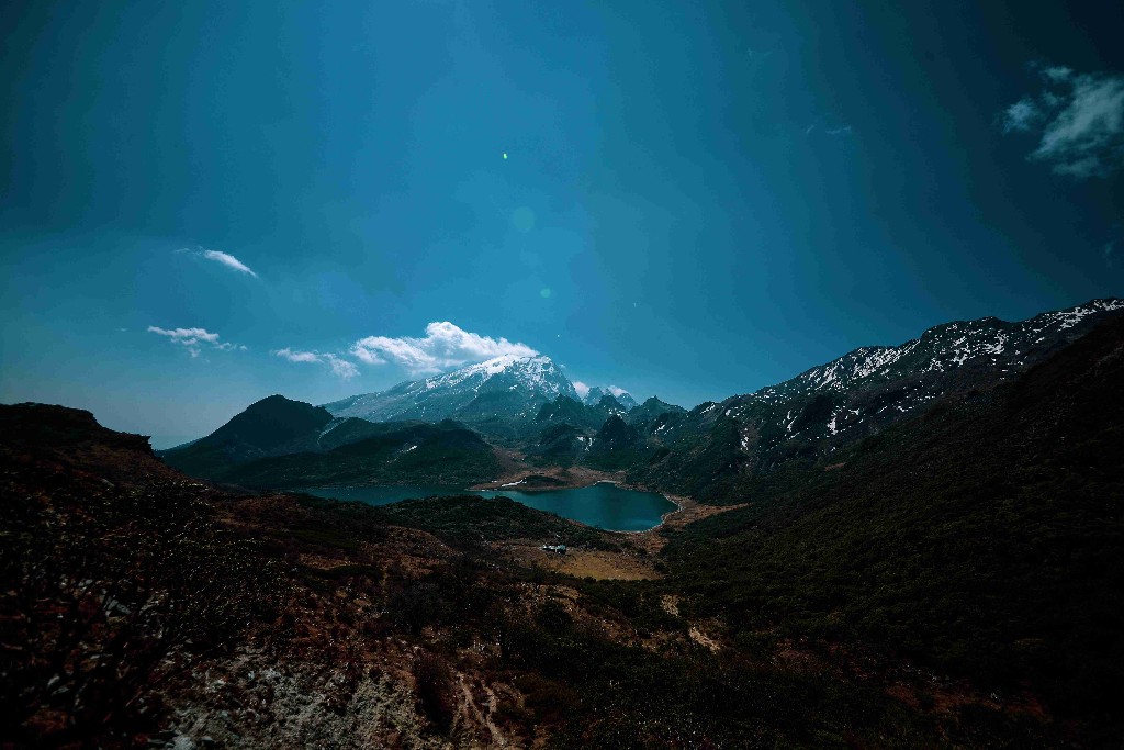 富裕美丽之城 和谐香格里拉 | “人生中的第一座雪山” 哈巴雪山迎来最佳观景季