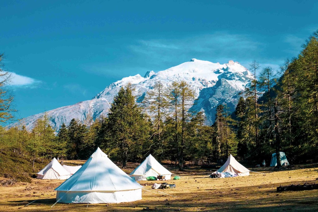 富裕美丽之城 和谐香格里拉 | “人生中的第一座雪山” 哈巴雪山迎来最佳观景季