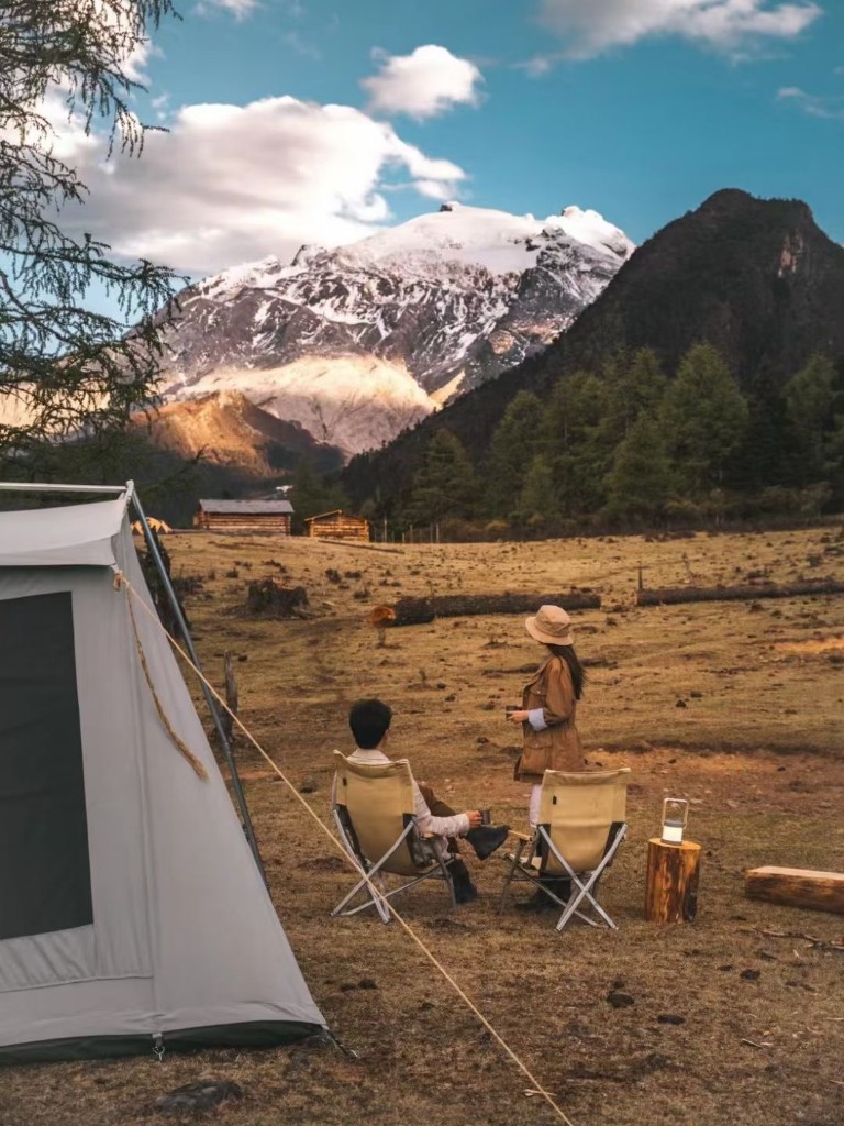 富裕美丽之城 和谐香格里拉 | “人生中的第一座雪山” 哈巴雪山迎来最佳观景季