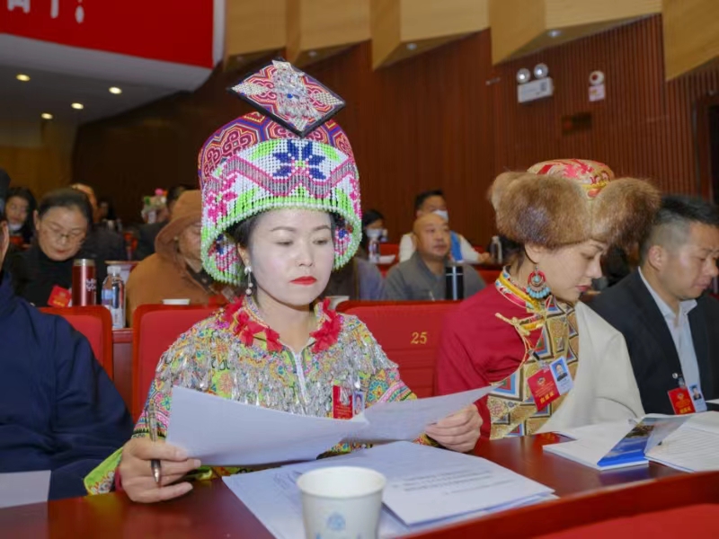 政协大理州第十四届委员会第三次会议开幕（通讯员 杨继培 摄）
