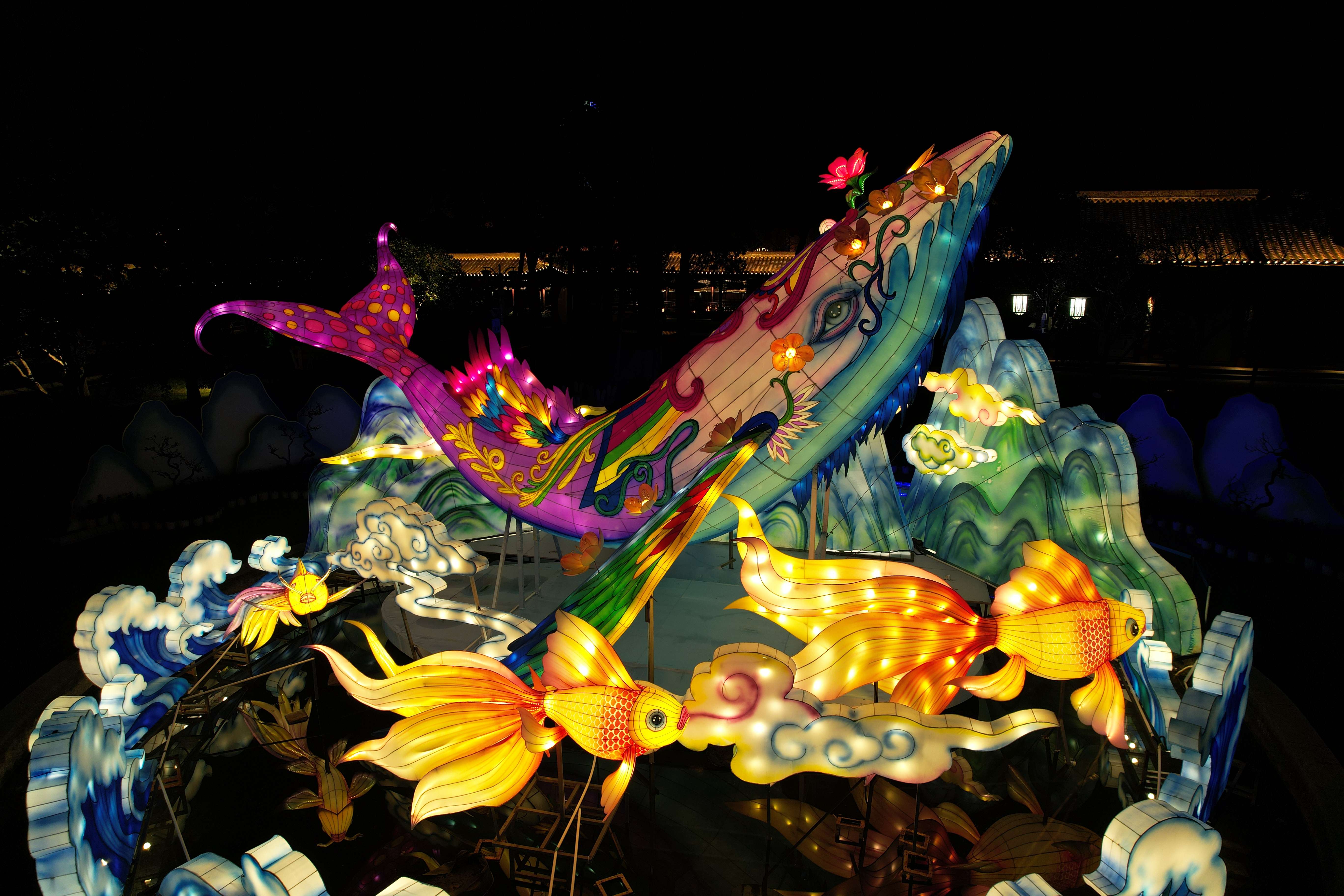 大观公园    滇池夜宴-2024大观楼灯展  “鱼跃山海”.jpg