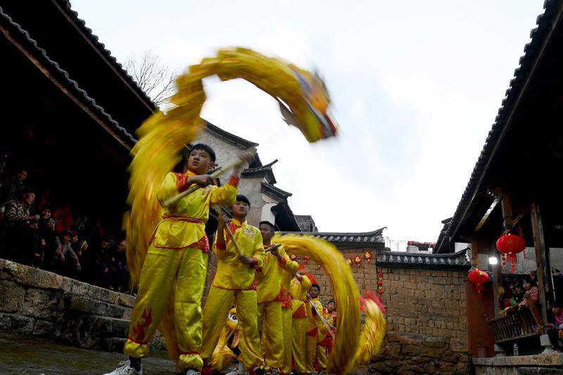 大理南涧：看“村晚”迎新年
