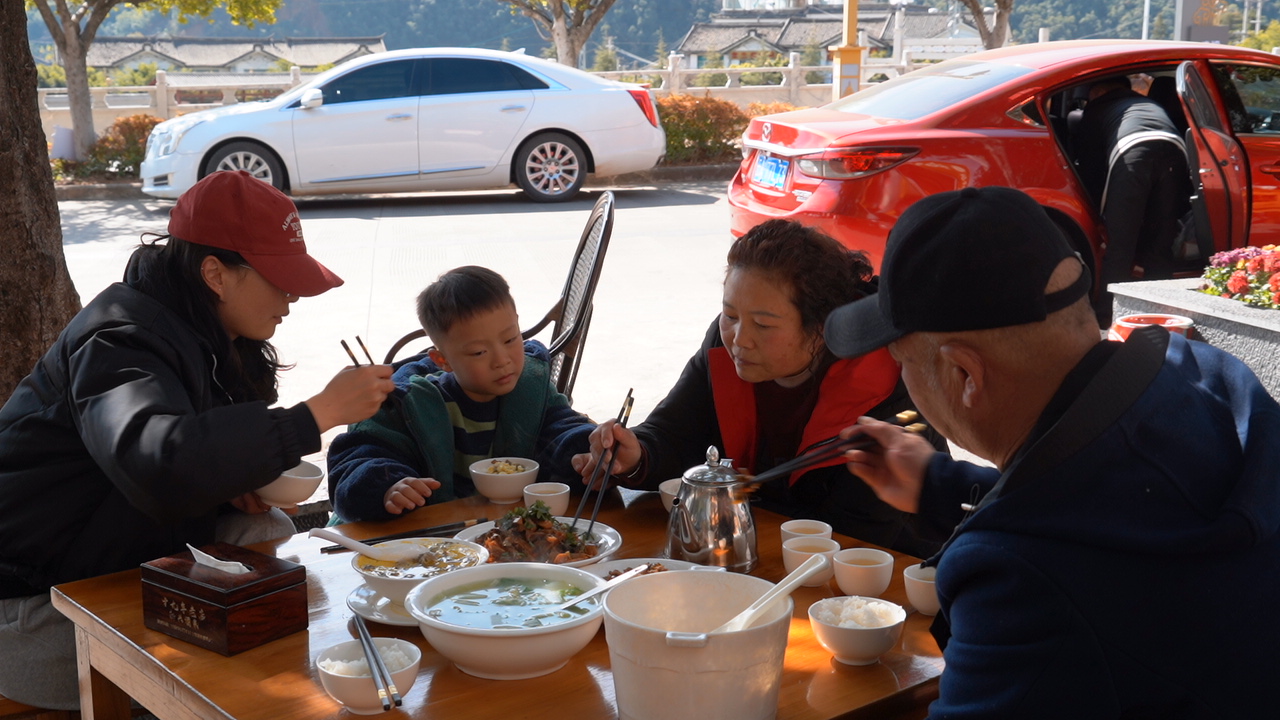 （采访传编辑）大理宾川：春节期间景区和游客双向奔赴，共同营造“文明之旅” (6).JPG