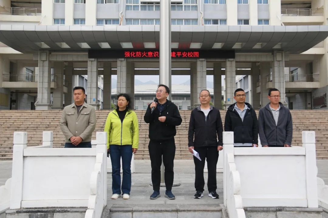 昆一中晋宁学校开展消防安全应急疏散演练