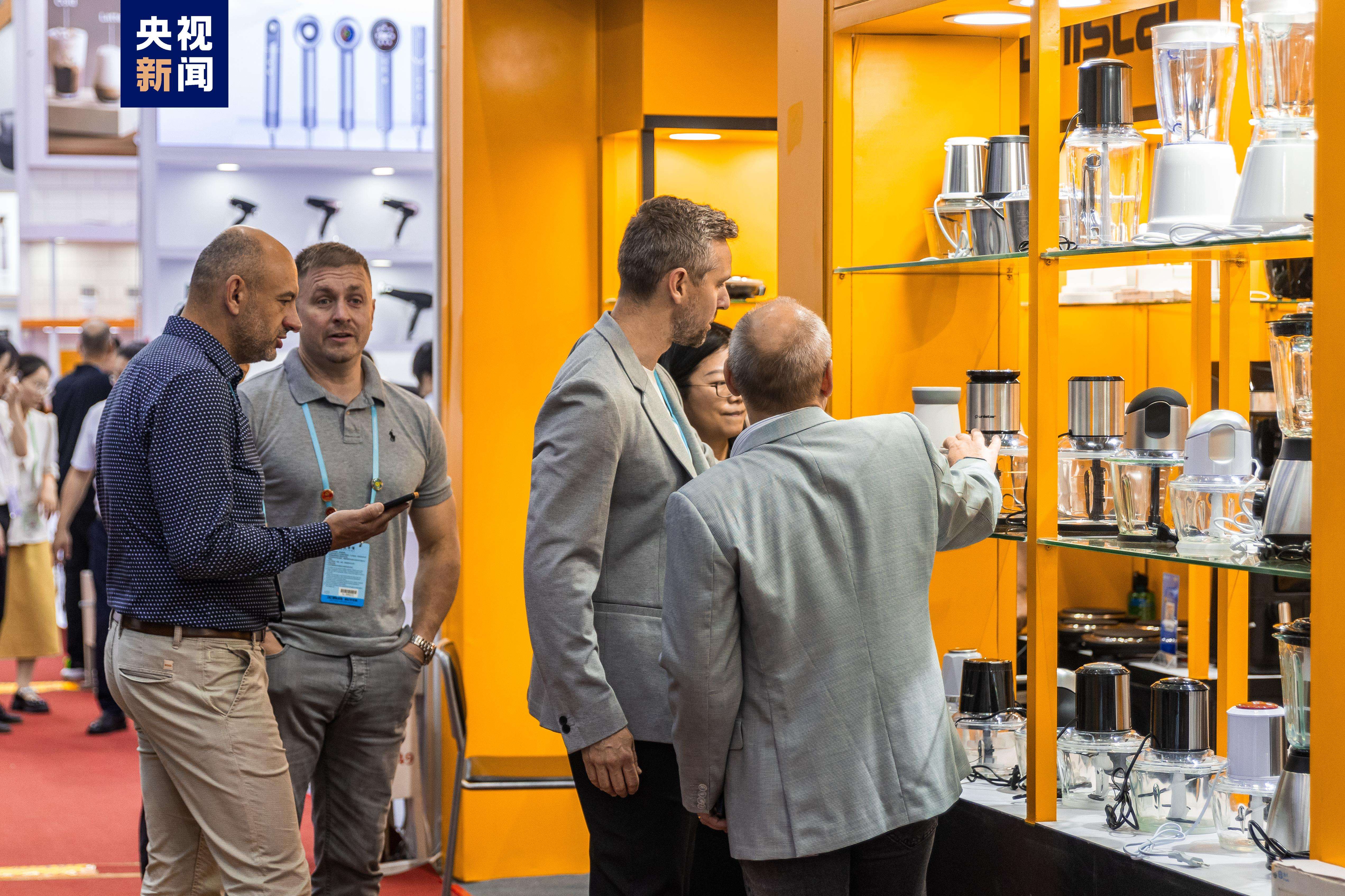 湾区速评丨会外看广交 这些细节释放哪些“新”信号？