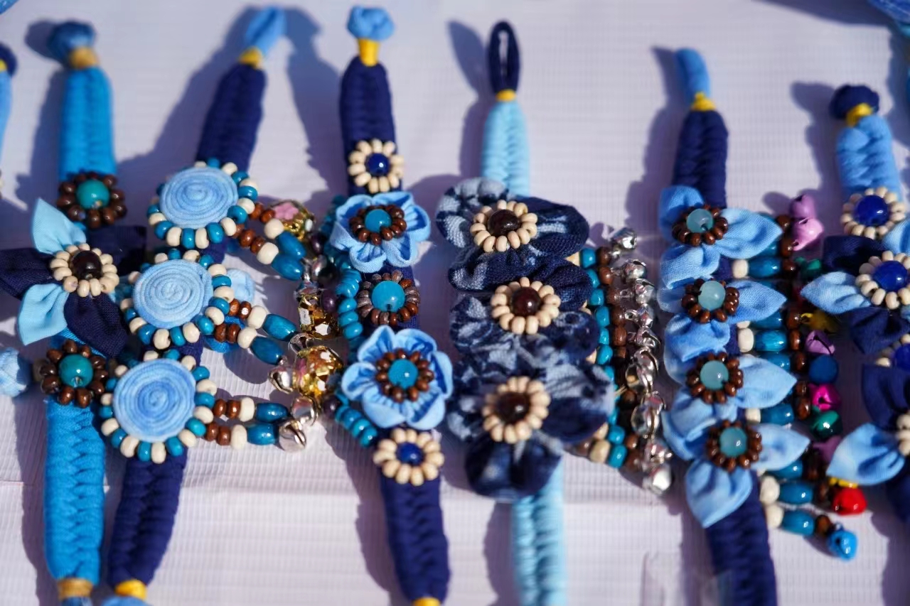 追风逐花 爱在大理| 巍山：一针一线，布艺生花