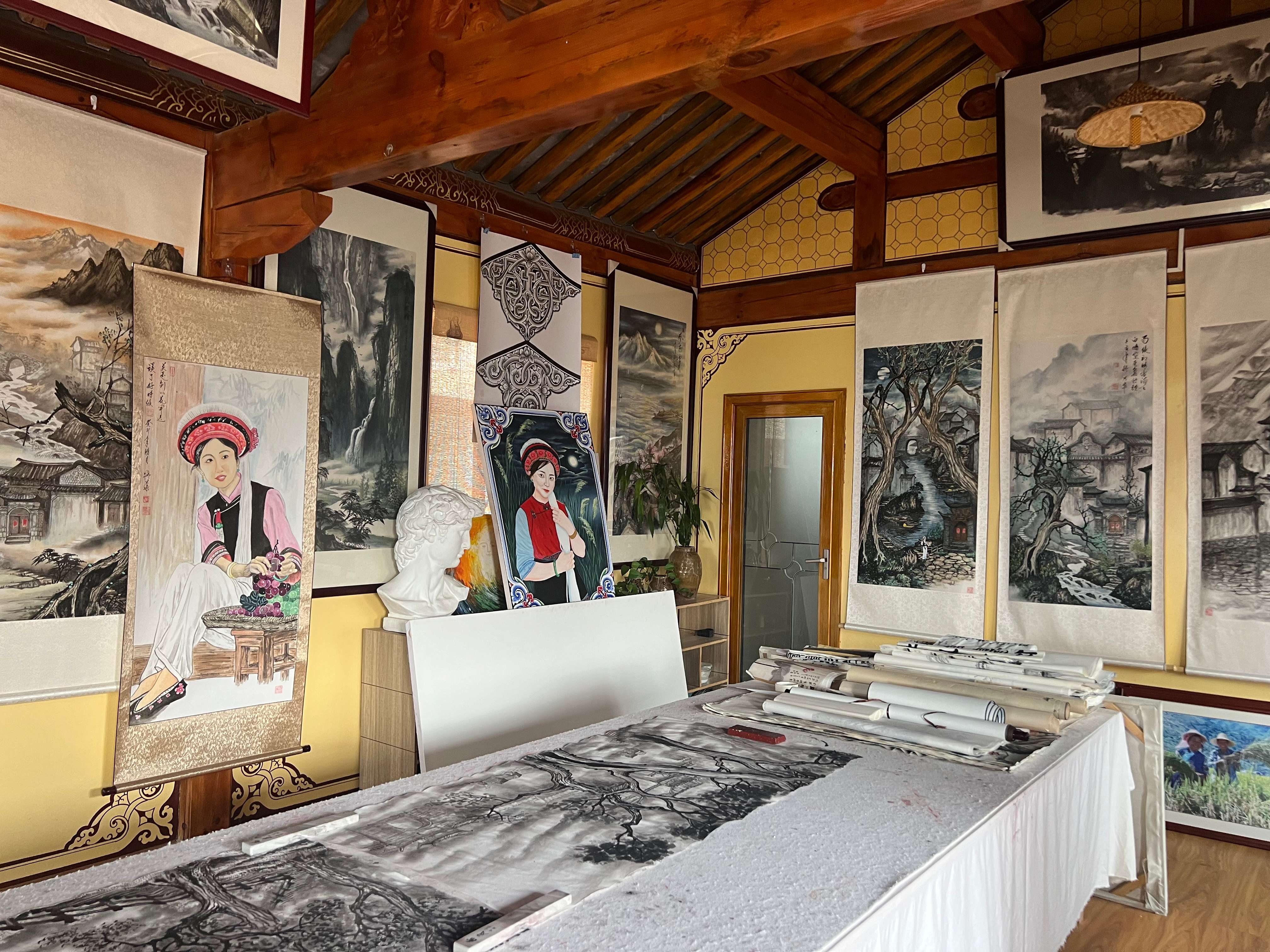 追风逐花 爱在大理 | 屋檐上的“风花雪月”