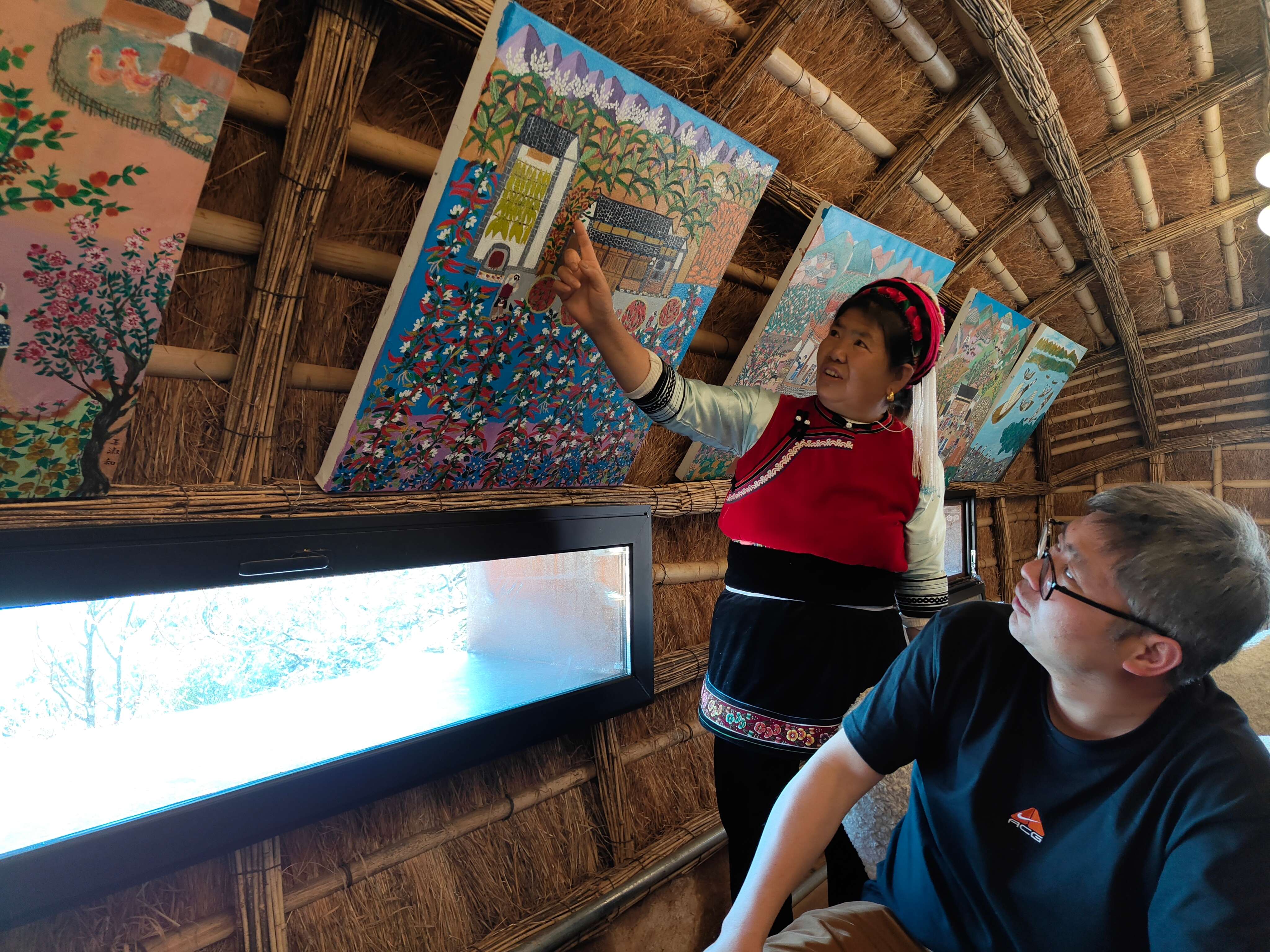 追风逐花 爱在大理 | 白族奶奶的色彩世界：双廊农民画家的故事