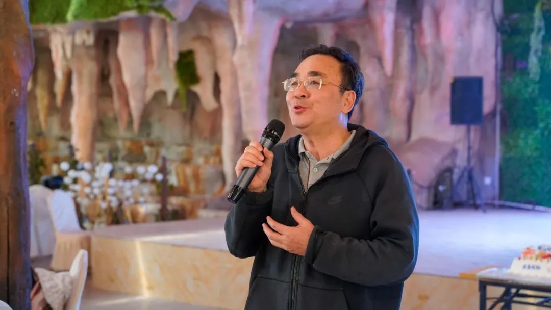 昆一中晋宁学校学子赴抚仙湖开展劳动与古生物遗址研学活动