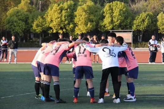 “星火杯”燃情绿茵，昆一中晋宁学校足球赛圆满收官