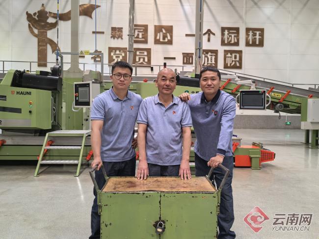 云南中烟“劳动者风采”|师傅的“小绿车”