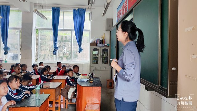杨艳兰授课现场 大理云龙：六一普法进校园，携手共筑童心路2.jpg