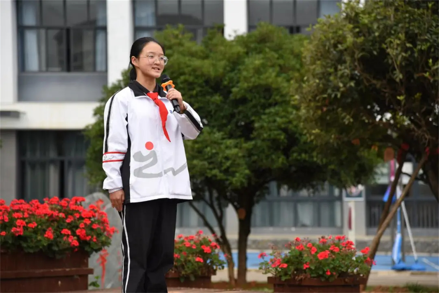 西林附中：弘扬尊师重教，共绘教育新篇章