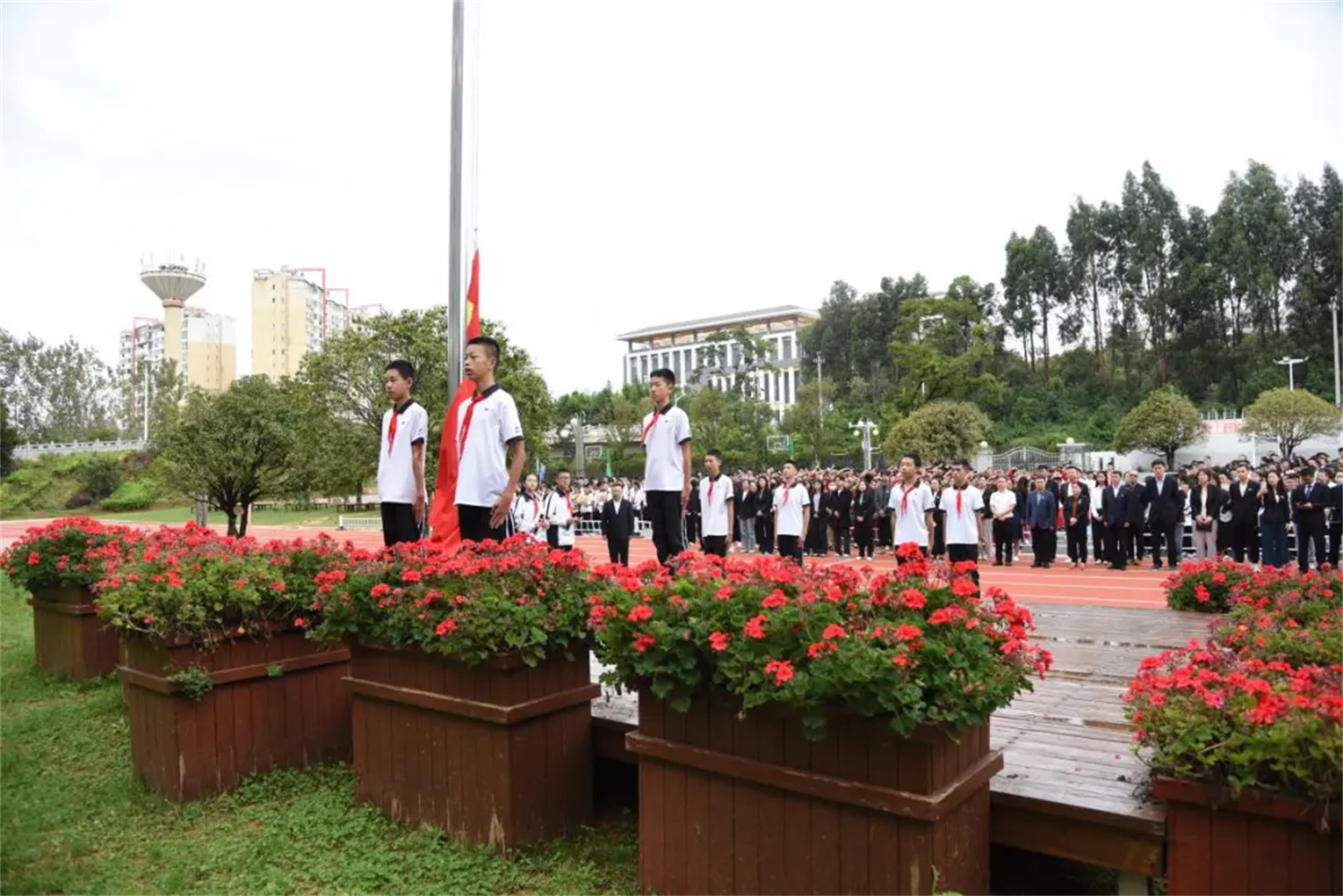 西林附中：弘扬尊师重教，共绘教育新篇章