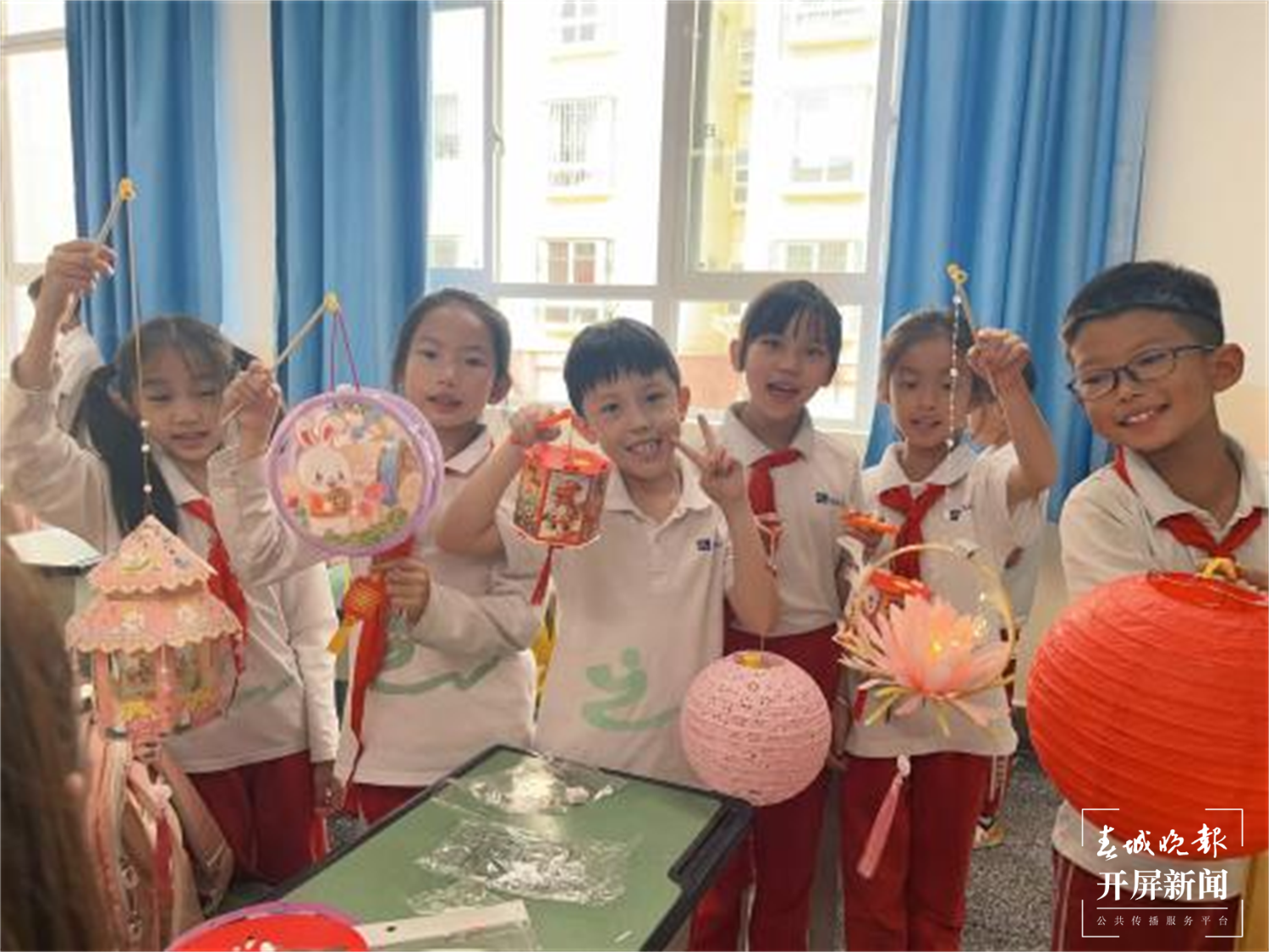 西林附中小学部开展中秋花灯制作活动