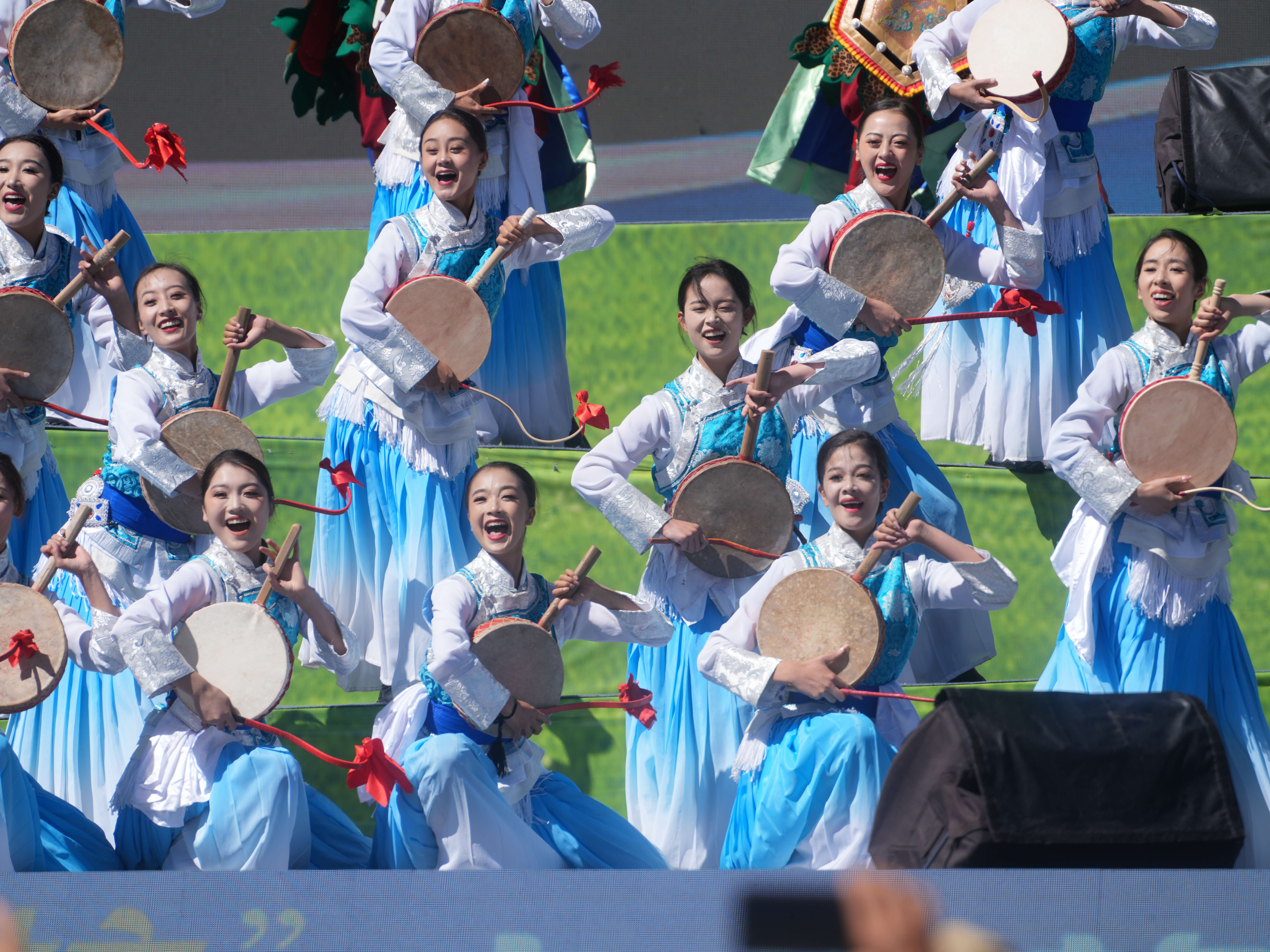 【新时代•新迪庆】第二届世界的“香格里拉”文化旅游节：歌舞盛宴 尽显民族风情