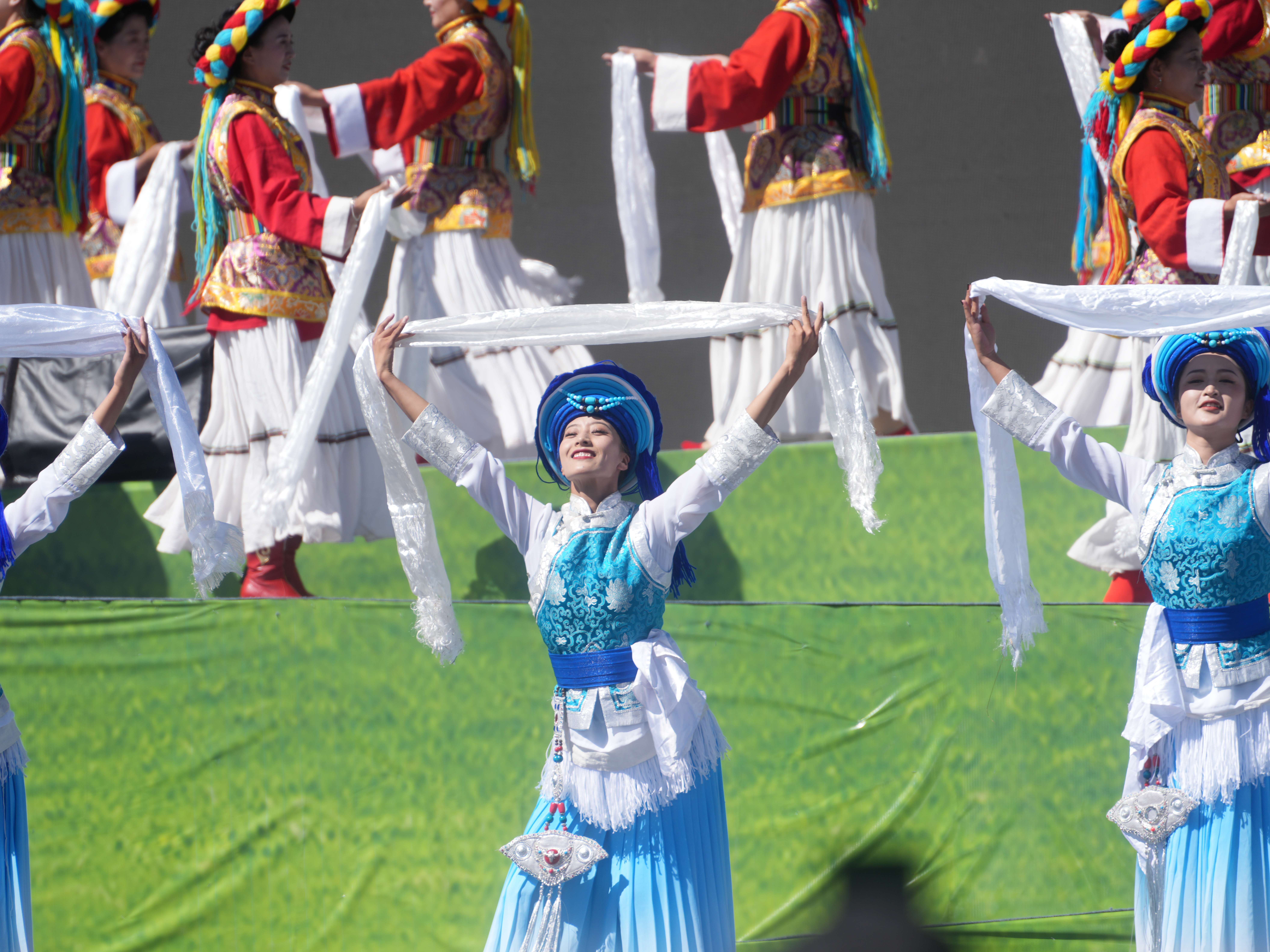 【新时代•新迪庆】第二届世界的“香格里拉”文化旅游节：歌舞盛宴 尽显民族风情