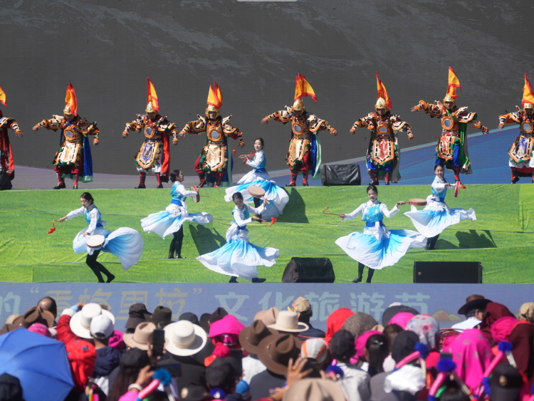 【新时代•新迪庆】第二届世界的“香格里拉”文化旅游节：歌舞盛宴 尽显民族风情