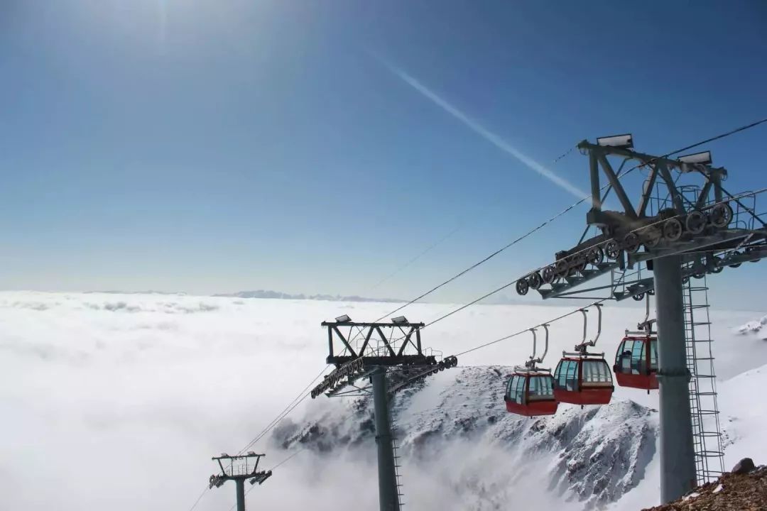 石卡雪山冬游 迪庆州委宣传部供图 (1).jpg