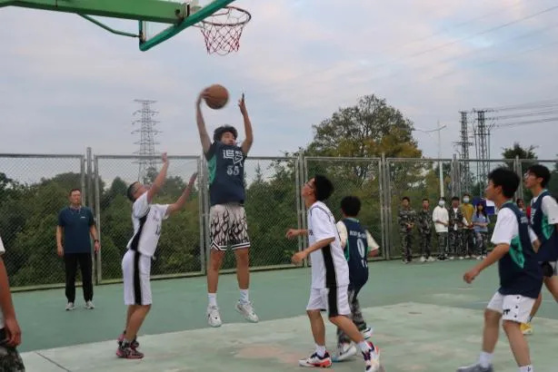 昆一中晋宁学校“星火杯”篮球赛圆满落幕