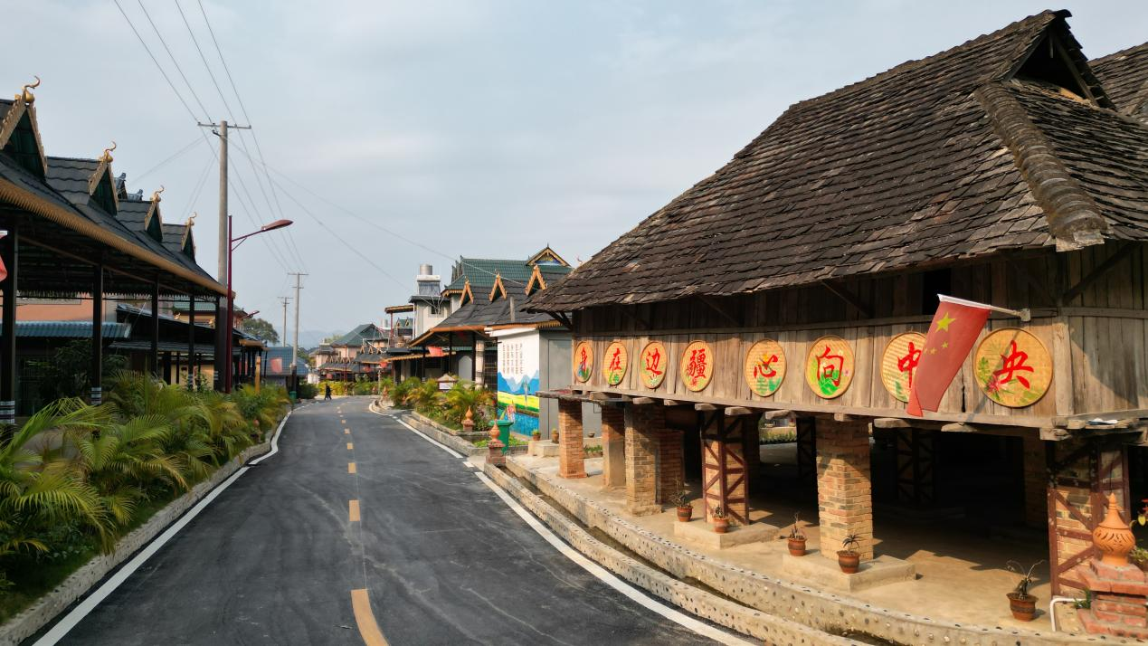 沿着边境看中国｜云南景洪曼费村：盛产“幸福”的地方