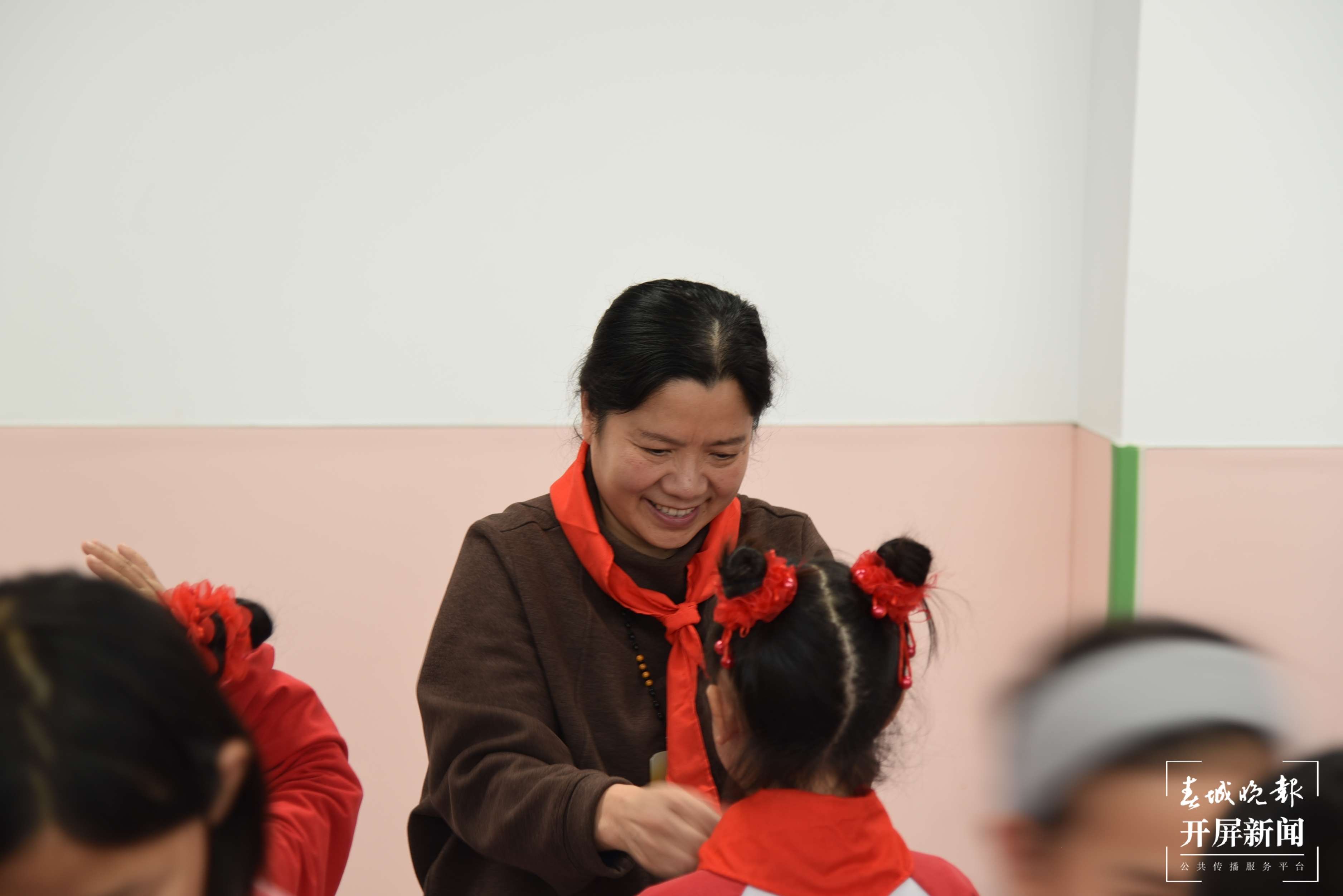 西林附中小学部举行第二批少先队入队仪式