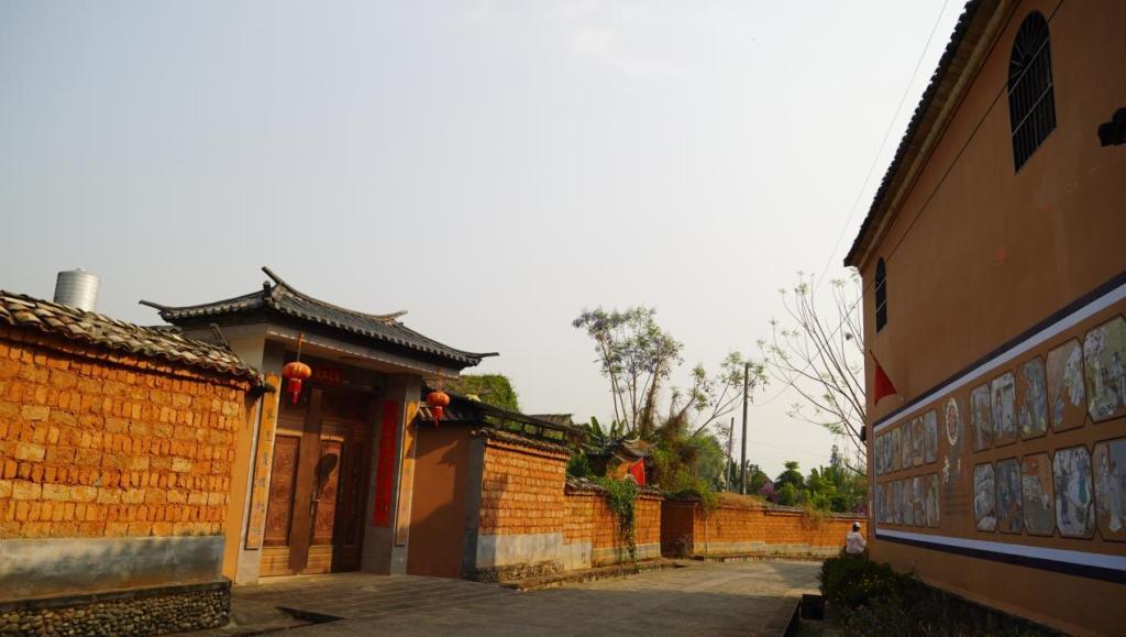 沿着边境看中国 | 云南陇川龙安村：旅游名片添不停，这个村子不一般