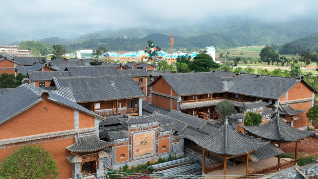 沿着边境看中国 | 云南陇川龙安村：旅游名片添不停，这个村子不一般