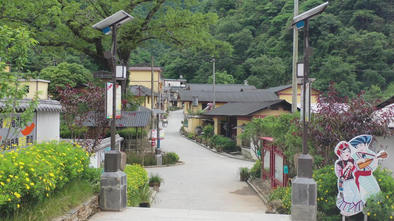 云南贡山丹珠村：幸福边寨乐悠悠2.png