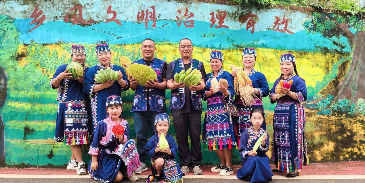 云南勐腊会龙村：哈尼风情浓 千里引客来7.jpg