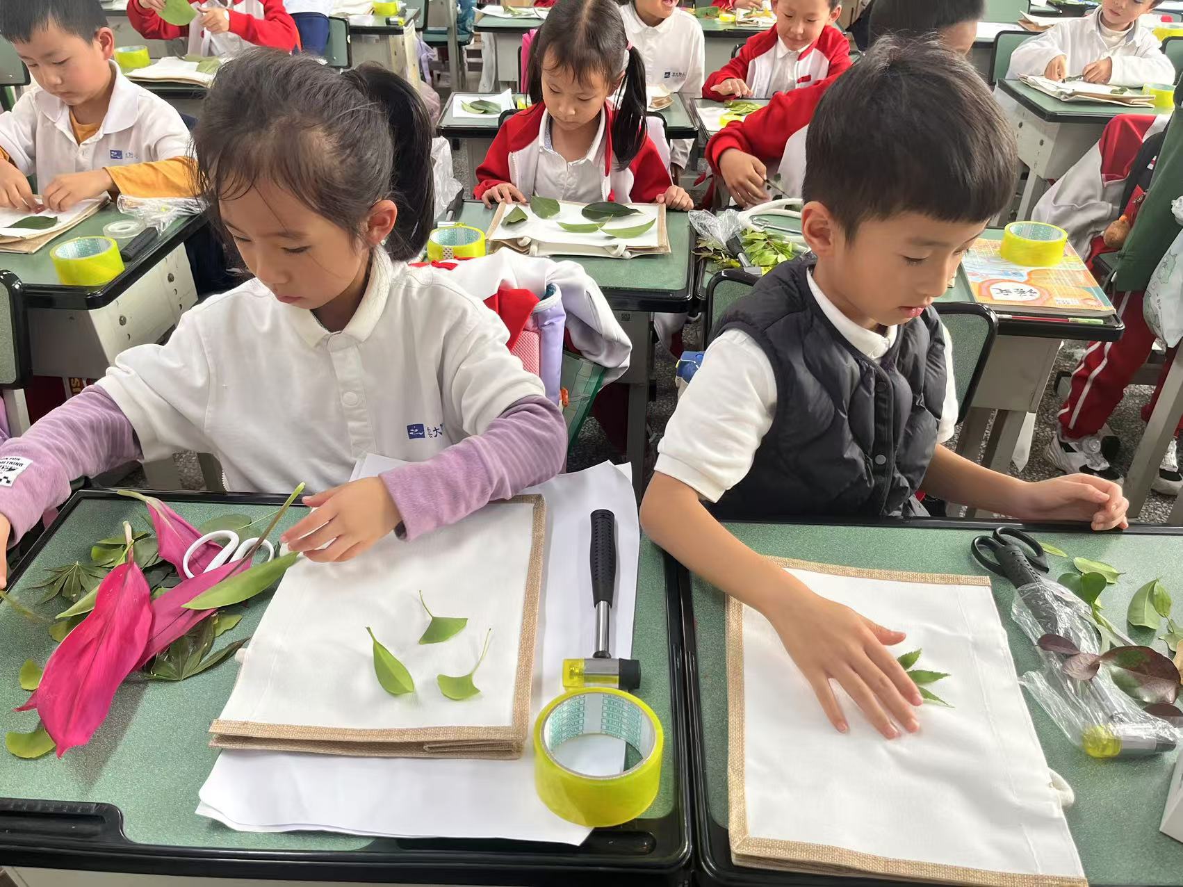 西林附中拓印活动激发学生创造力