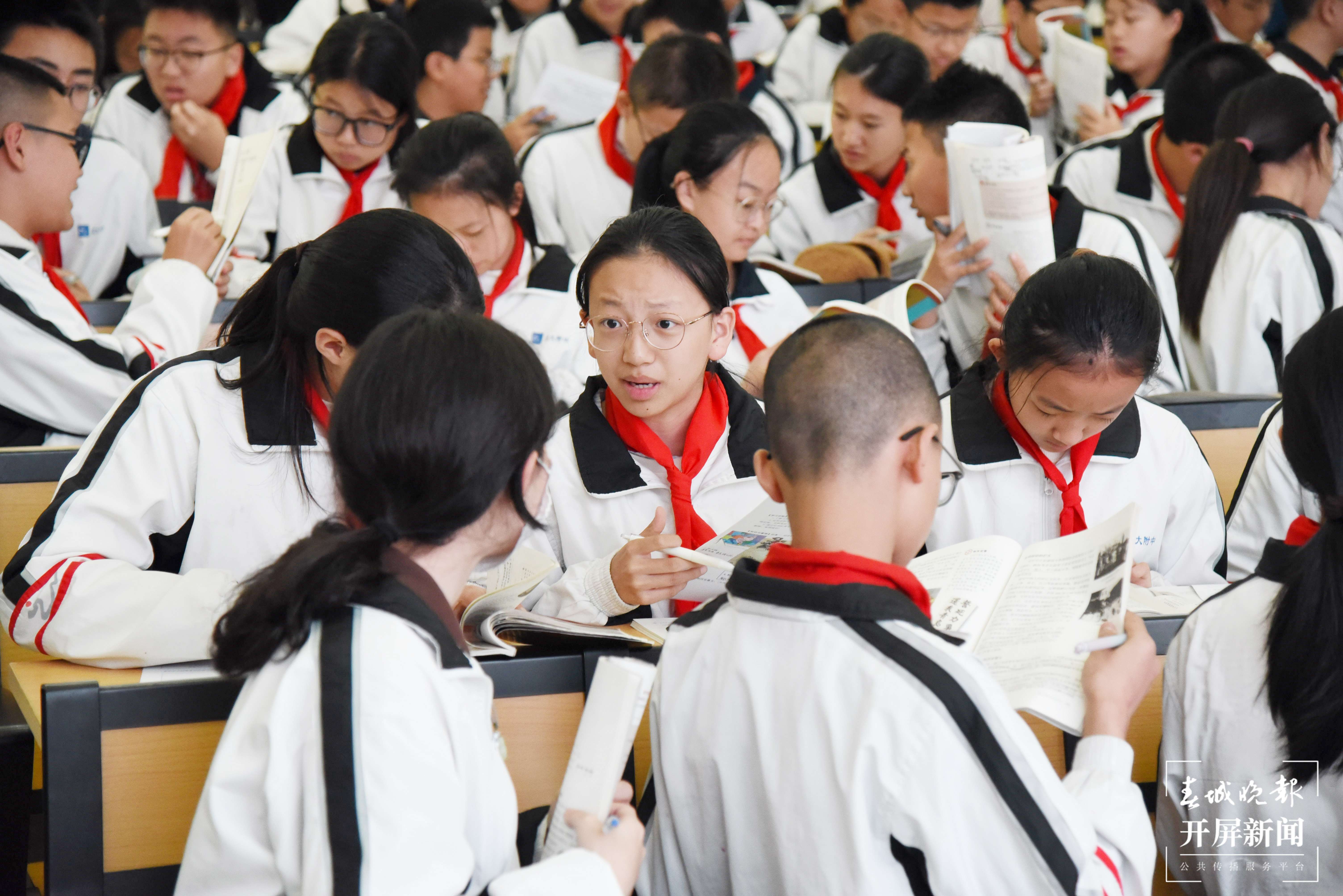 云大附中名师受邀前往西林附中上示范课