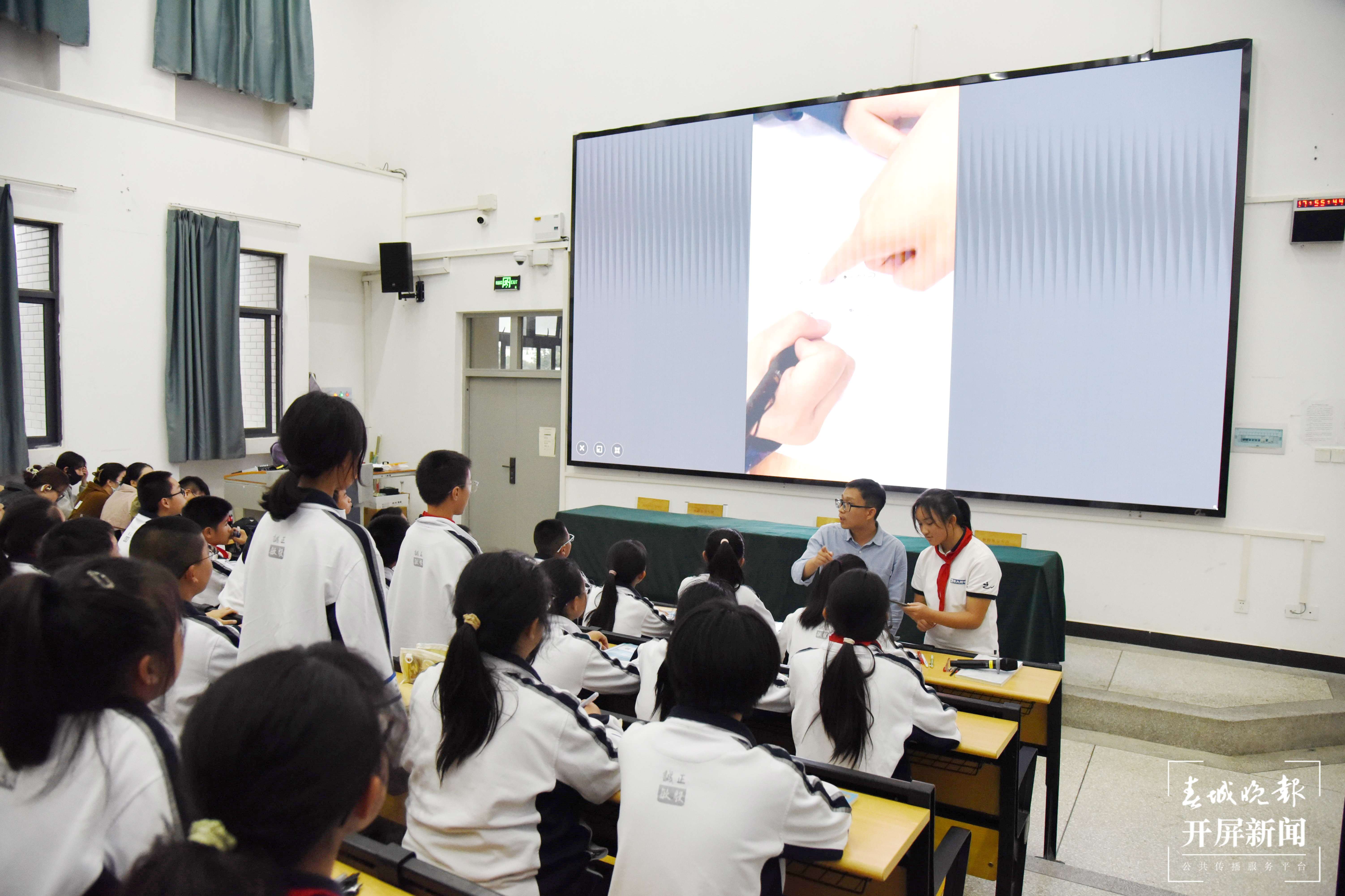 云大附中名师受邀前往西林附中上示范课