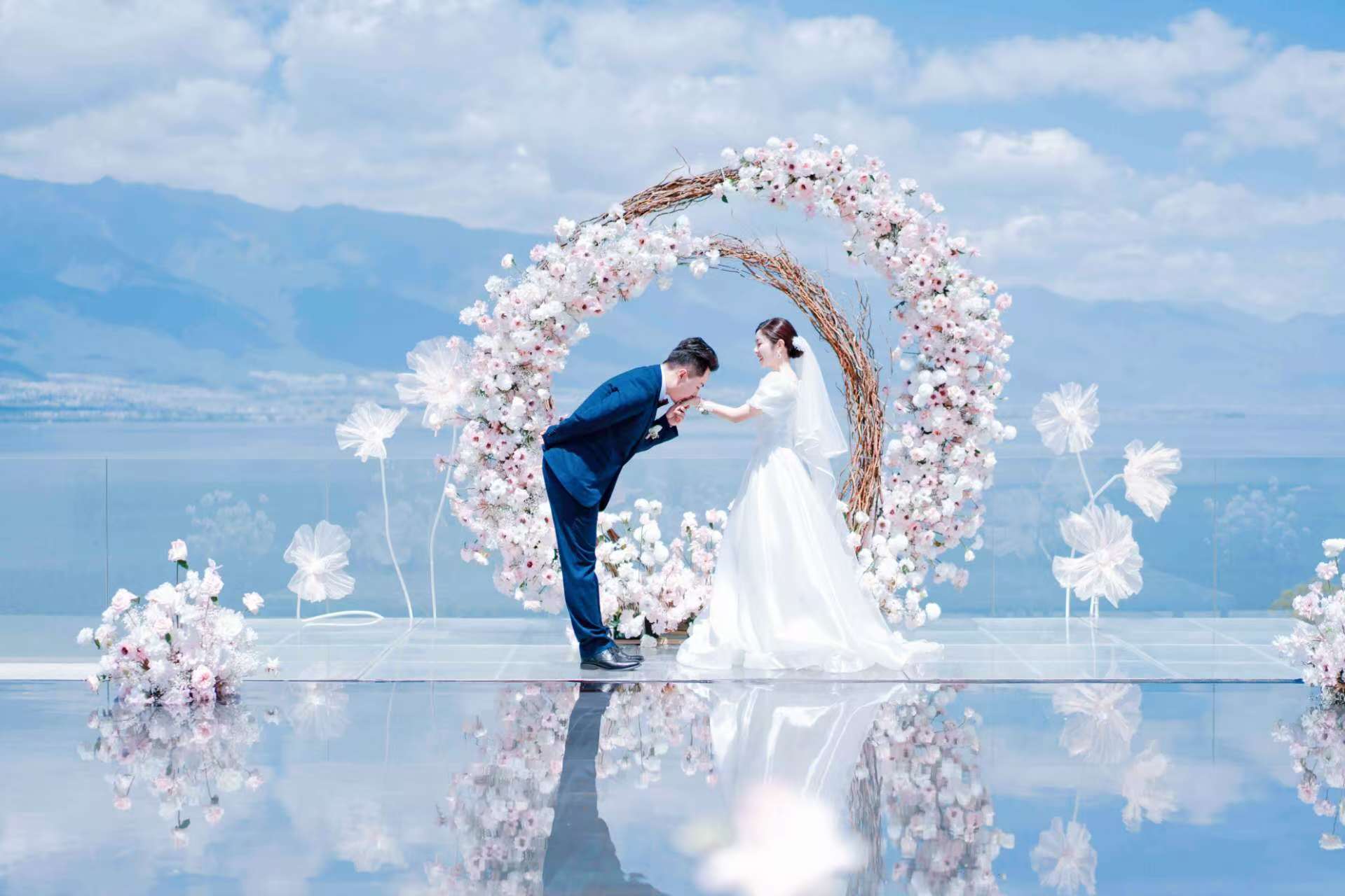 高质量发展调研行｜洱海之畔，婚纱梦起——大理婚纱旅拍璀璨绽放