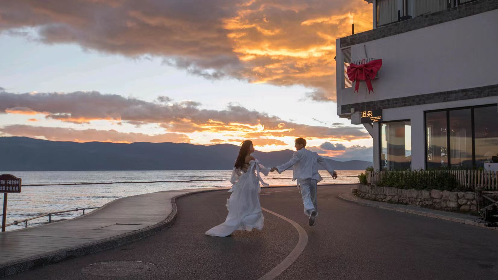 高质量发展调研行｜洱海之畔，婚纱梦起——大理婚纱旅拍璀璨绽放