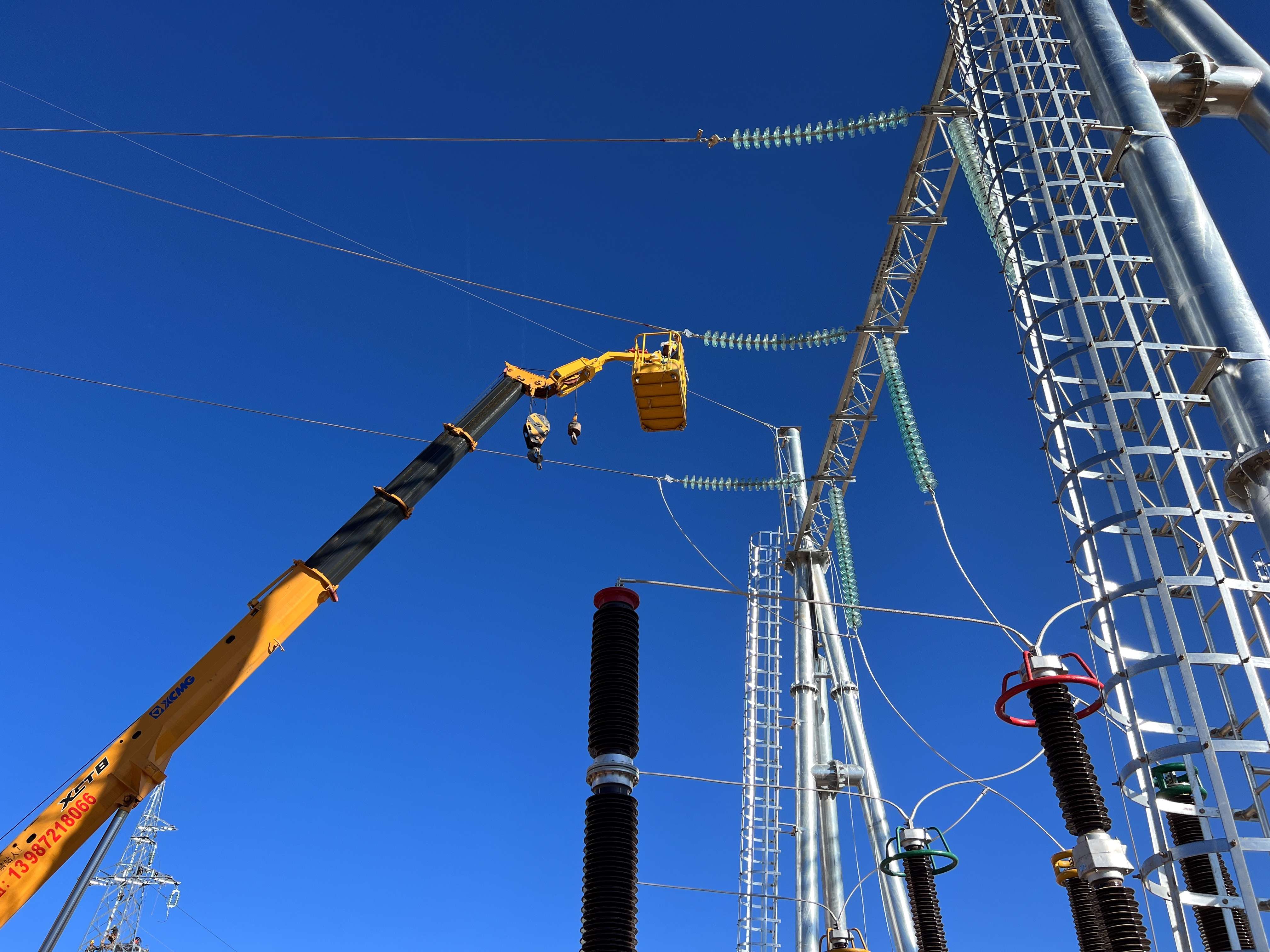 高质量发展大理行 | 荒山披“鳞甲”，绿电送万家
