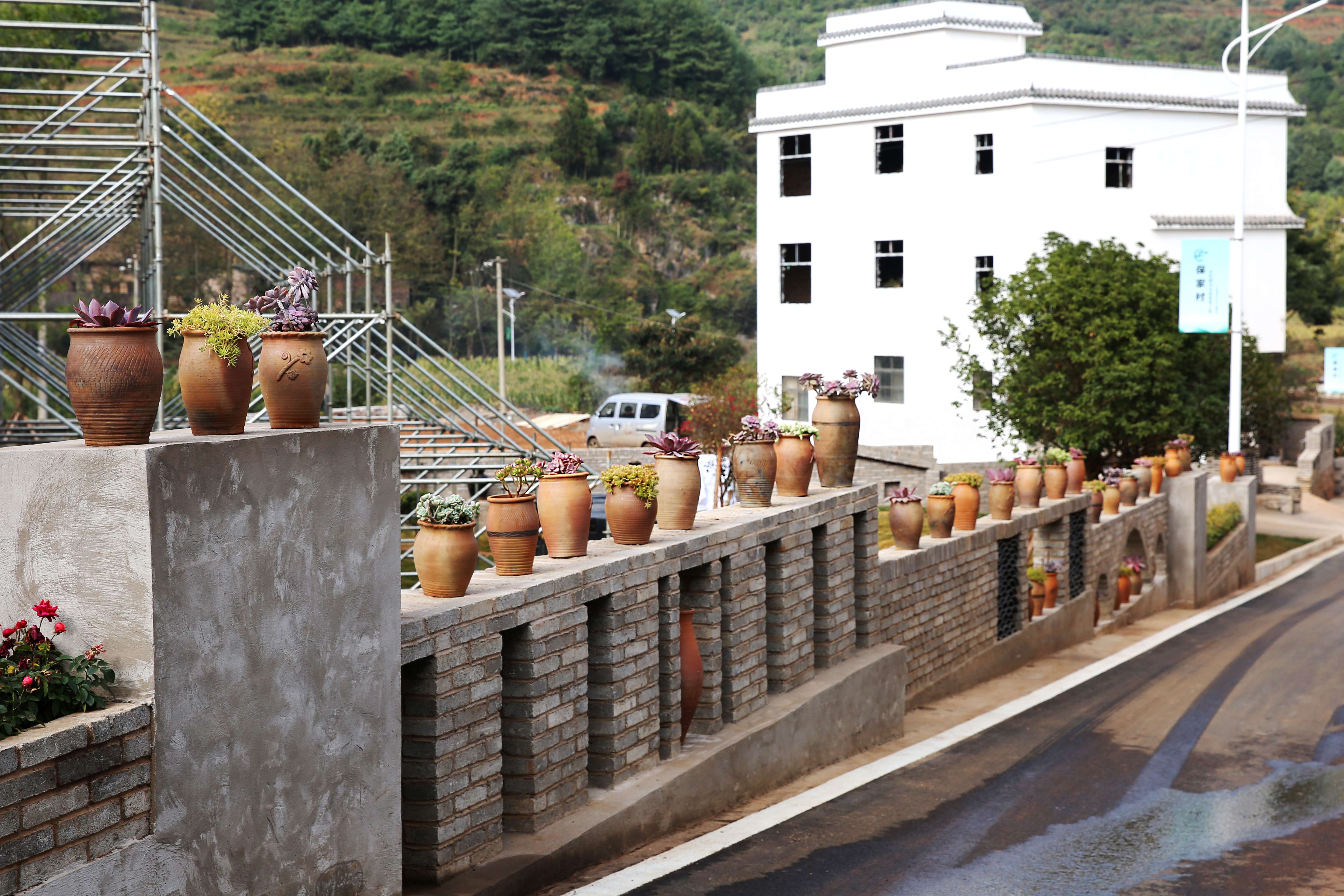 聚力曲靖“五张名片” | 在这个小山村可“上天”可与墙“对话”可到田里点菜吃饭