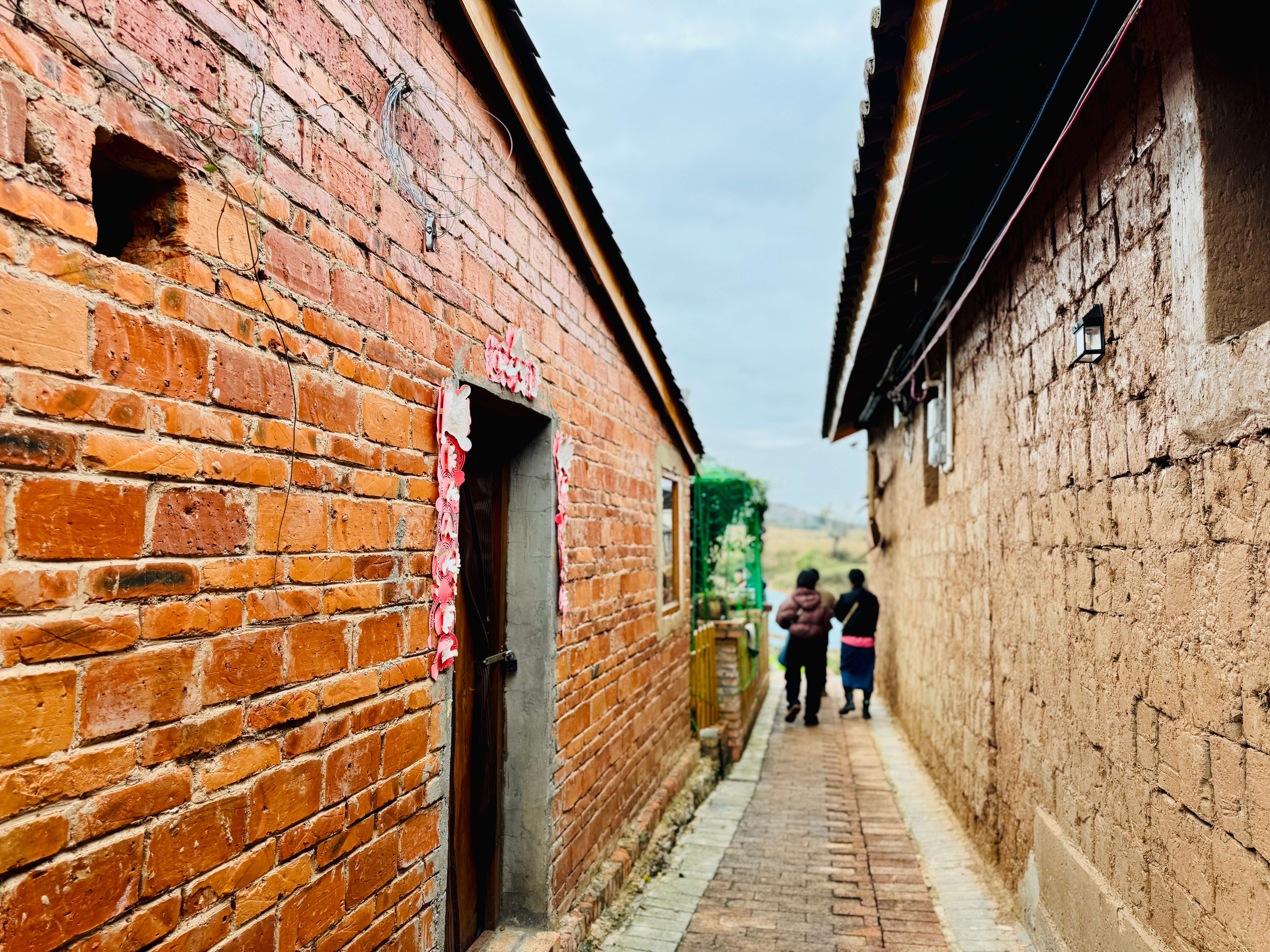 聚力曲靖“五张名片”｜逃离都市，我在红瓦房村找到了向往的生活！