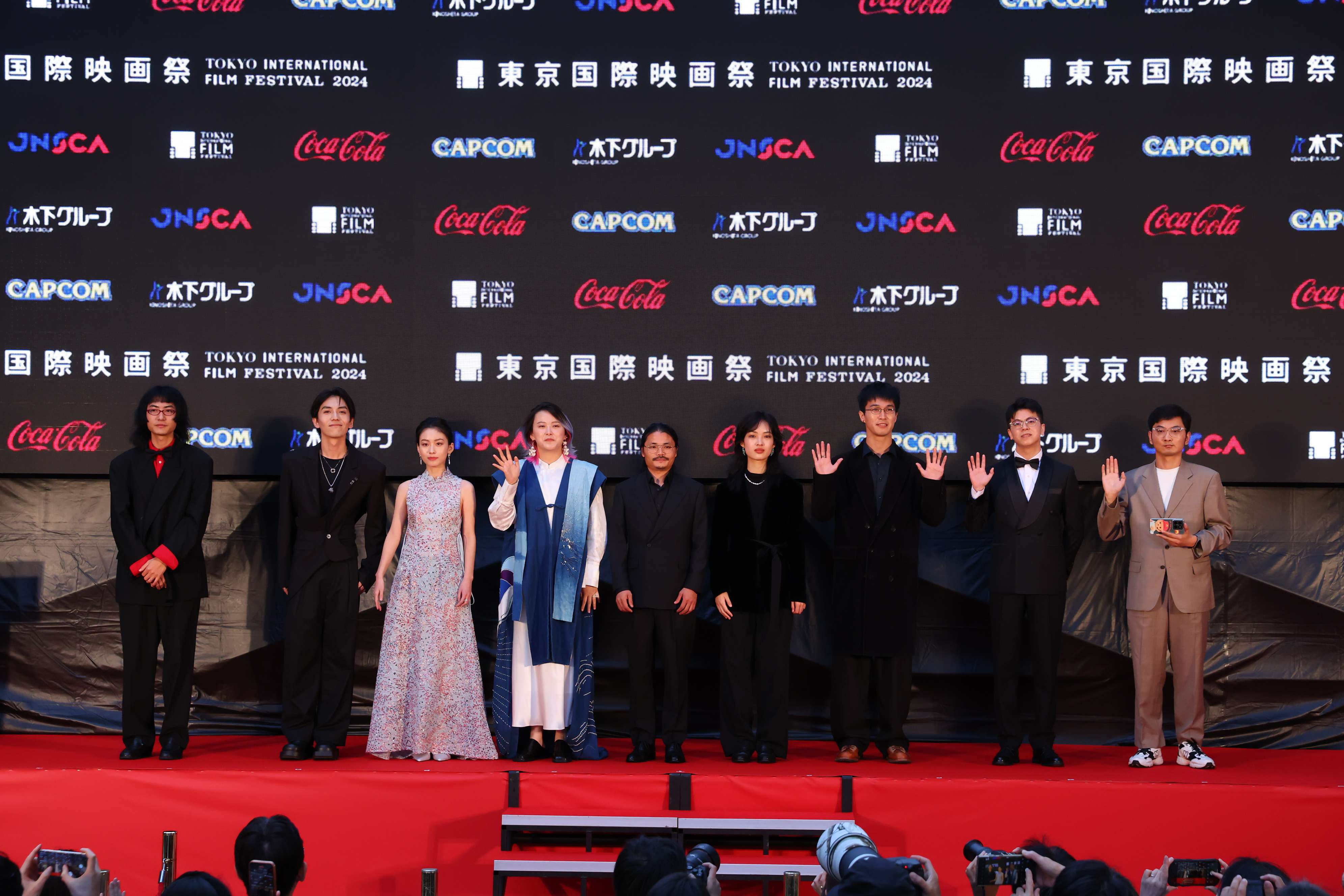徐瑞婧（左四）参加东京电影节.jpg